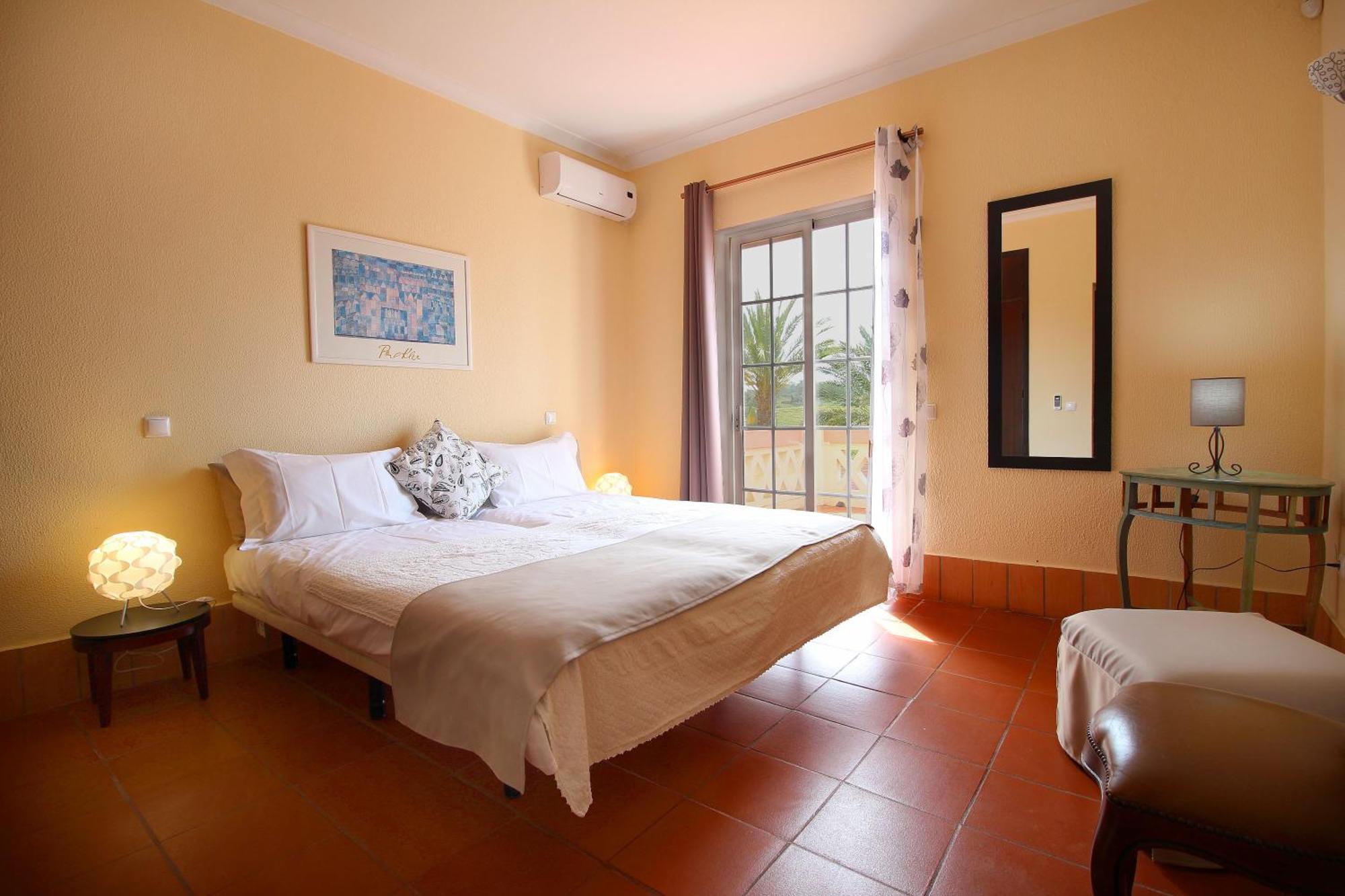 Quinta Dos Vales Wine Estate Country house Estombar