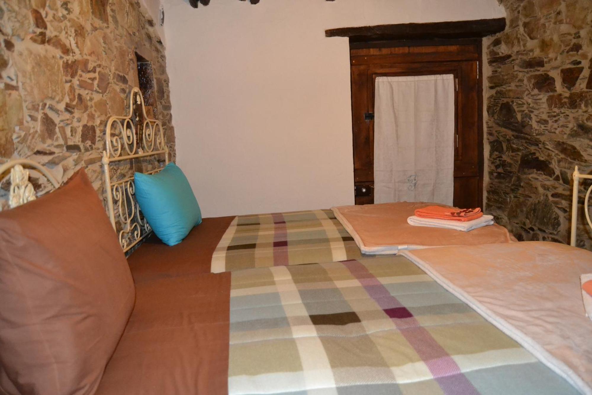 Holiday home Talasnal Montanhas De Lousa (Central Portugal)