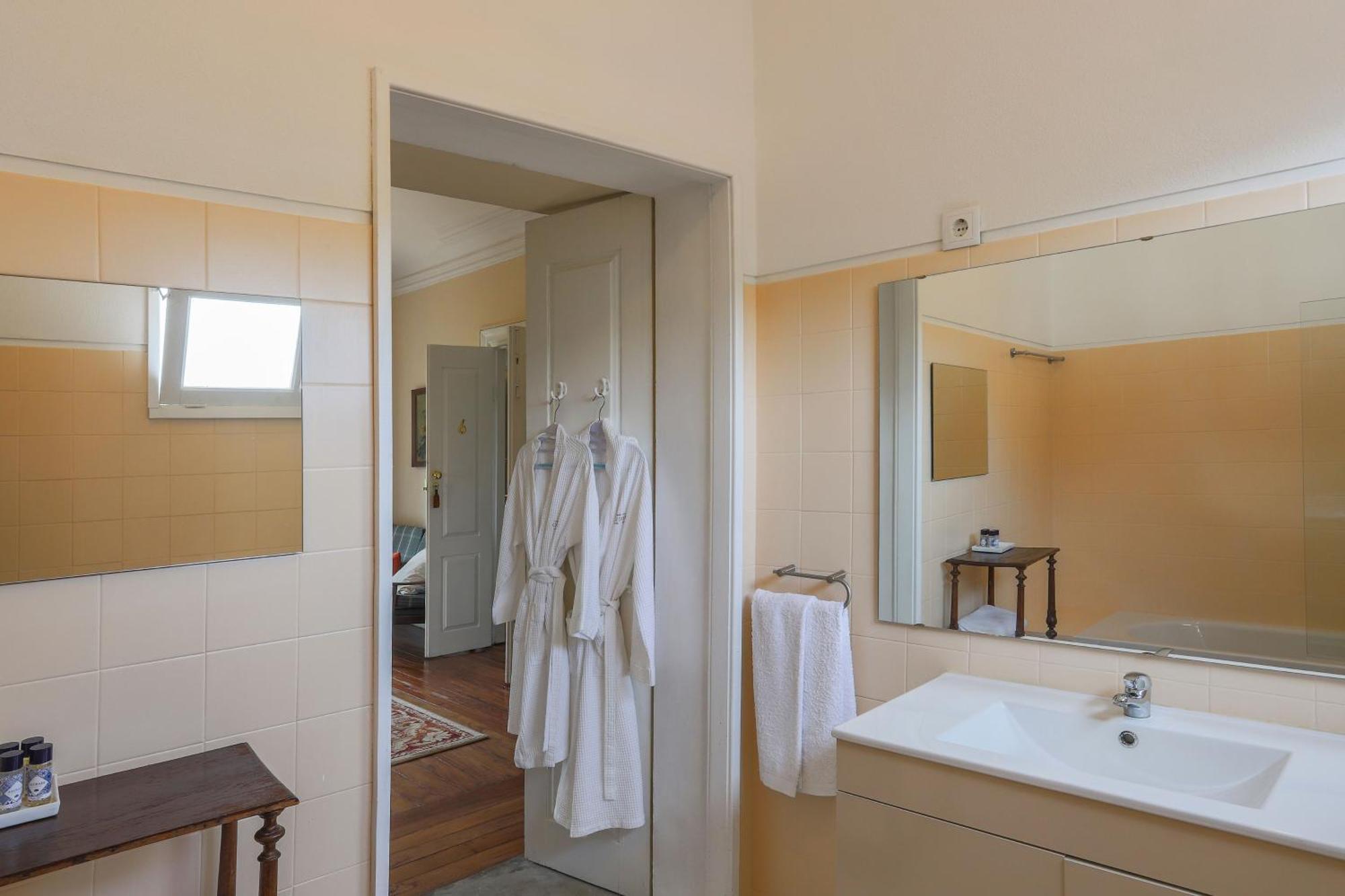 Outeiro Tuias - Manor House Guest house