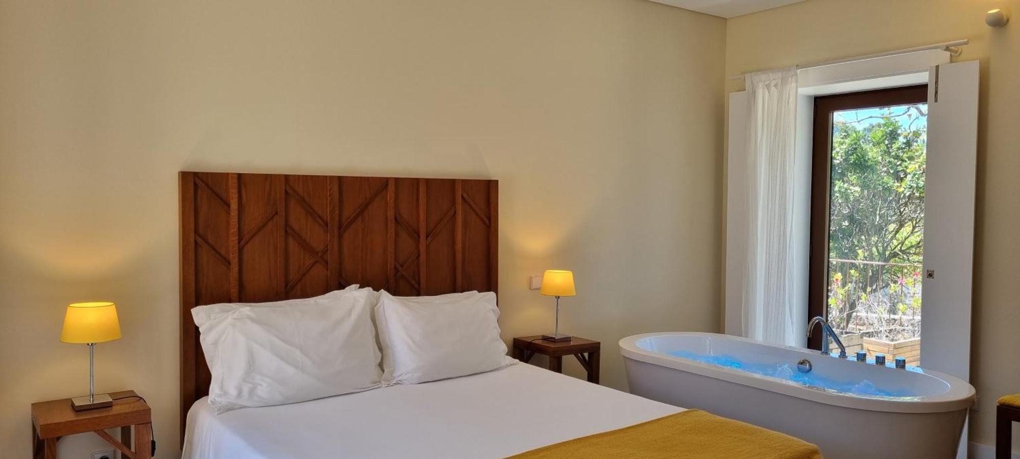 Farm stay Casas Do Monte De Roques Vila de Punhe