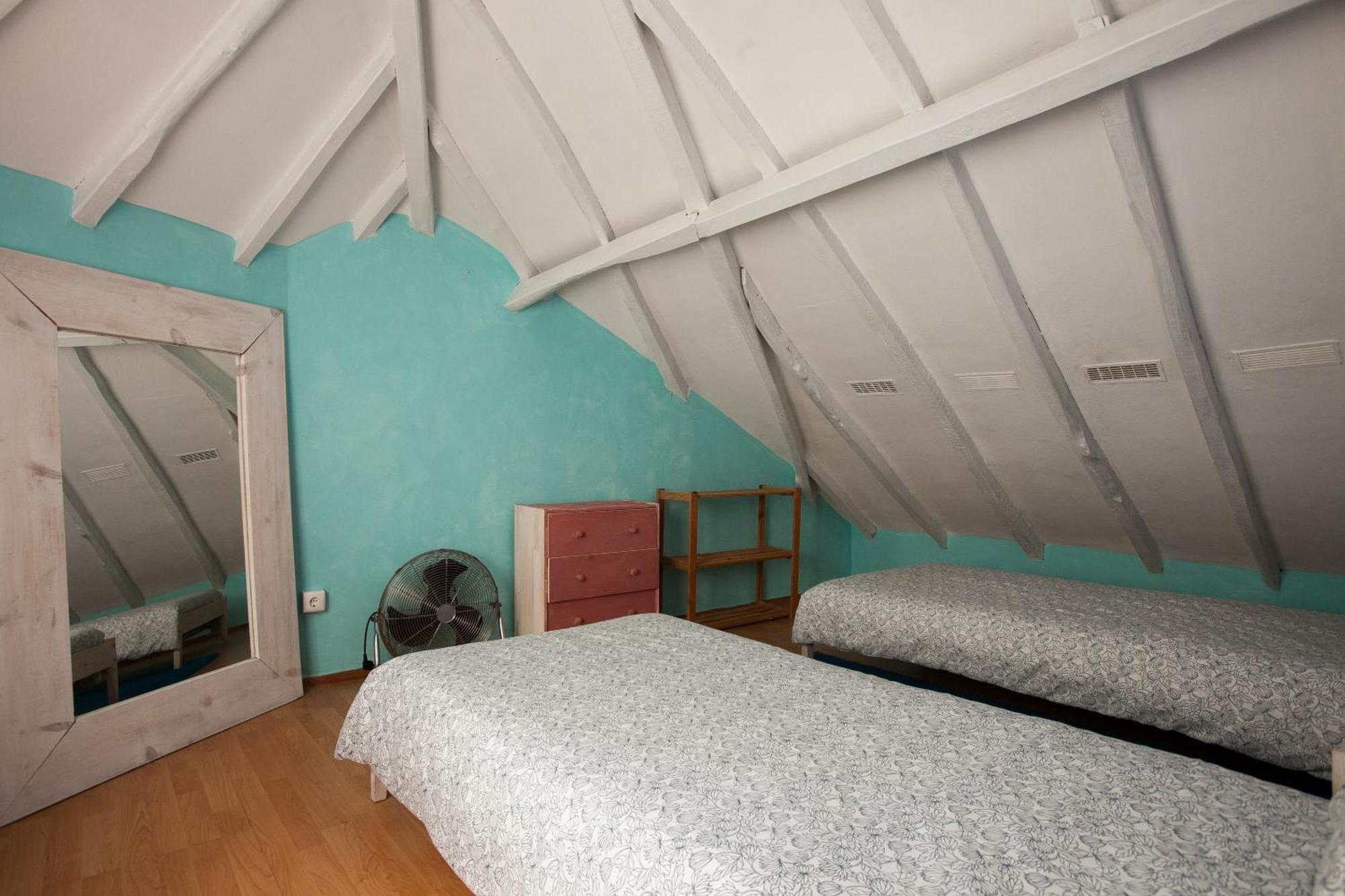 Surf Camp Hostel *