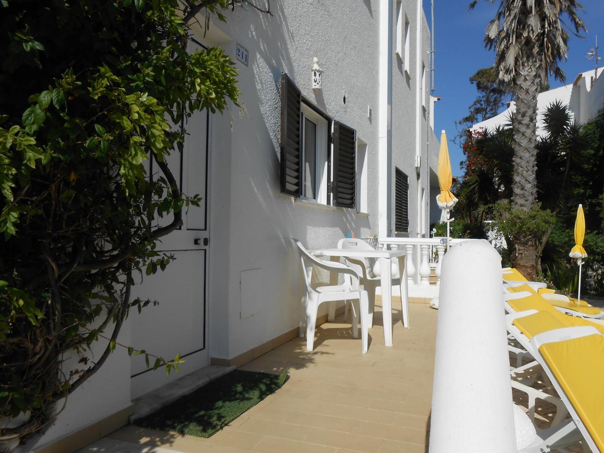 Pensión Dona Ana Garden 4*