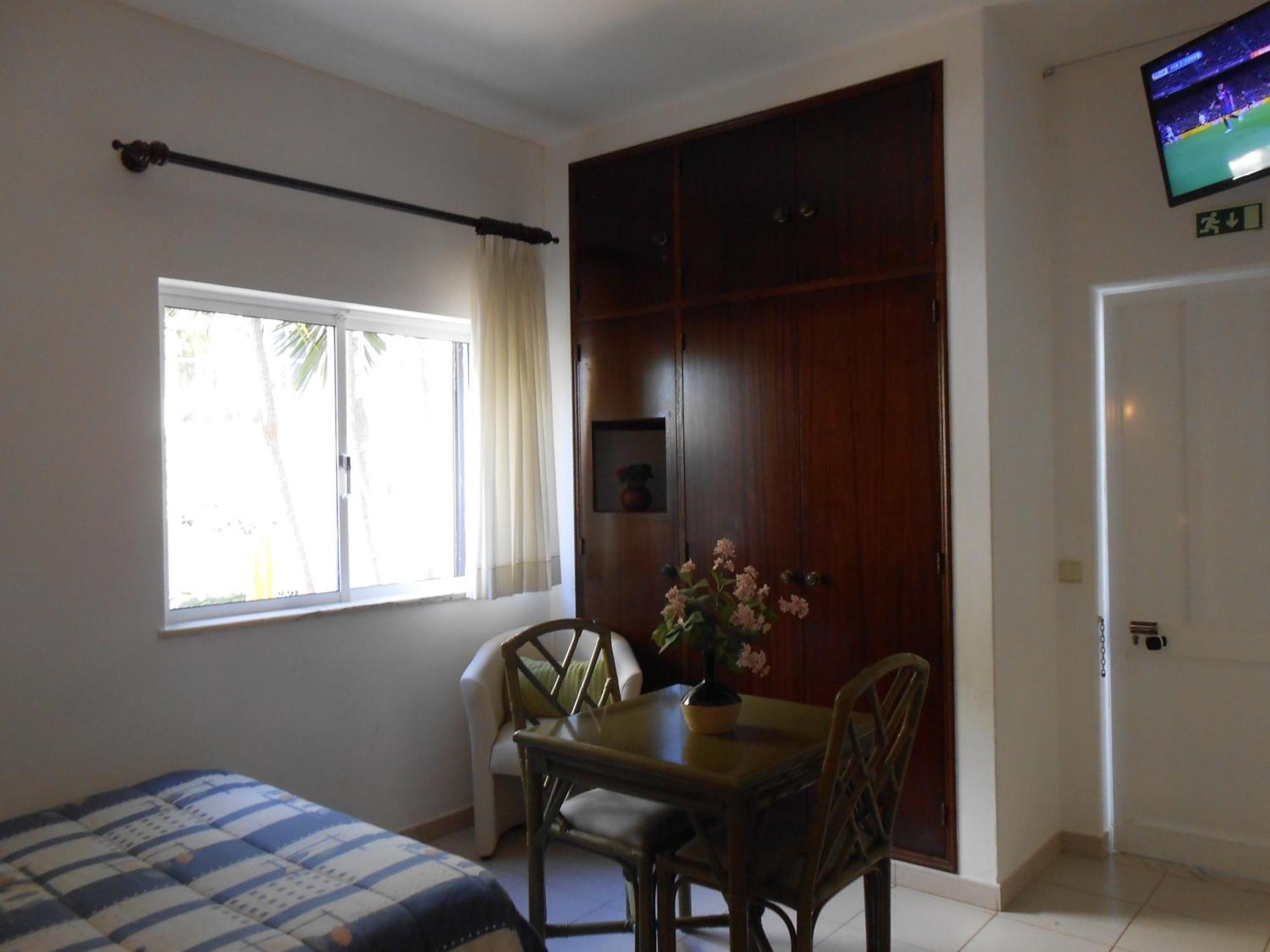 Pensión Dona Ana Garden 4*