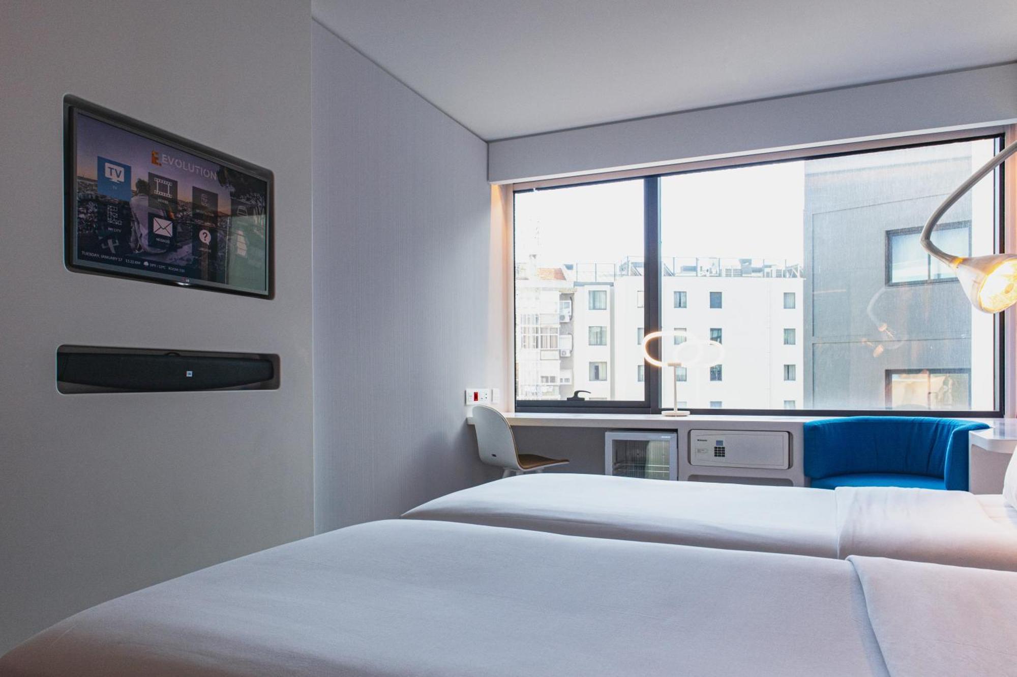 Evolution Hotel