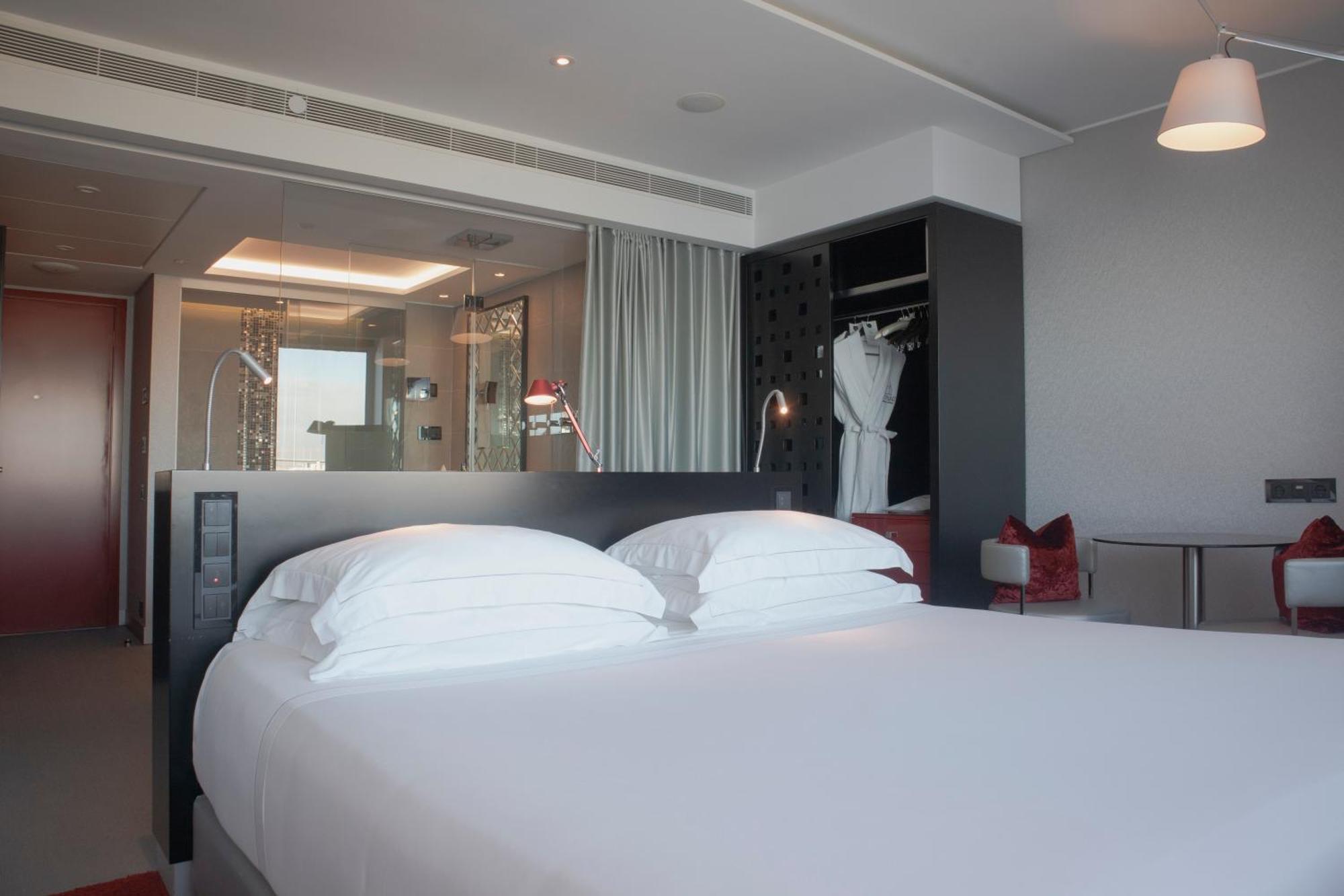 Hotel Myriad By Sana 5*