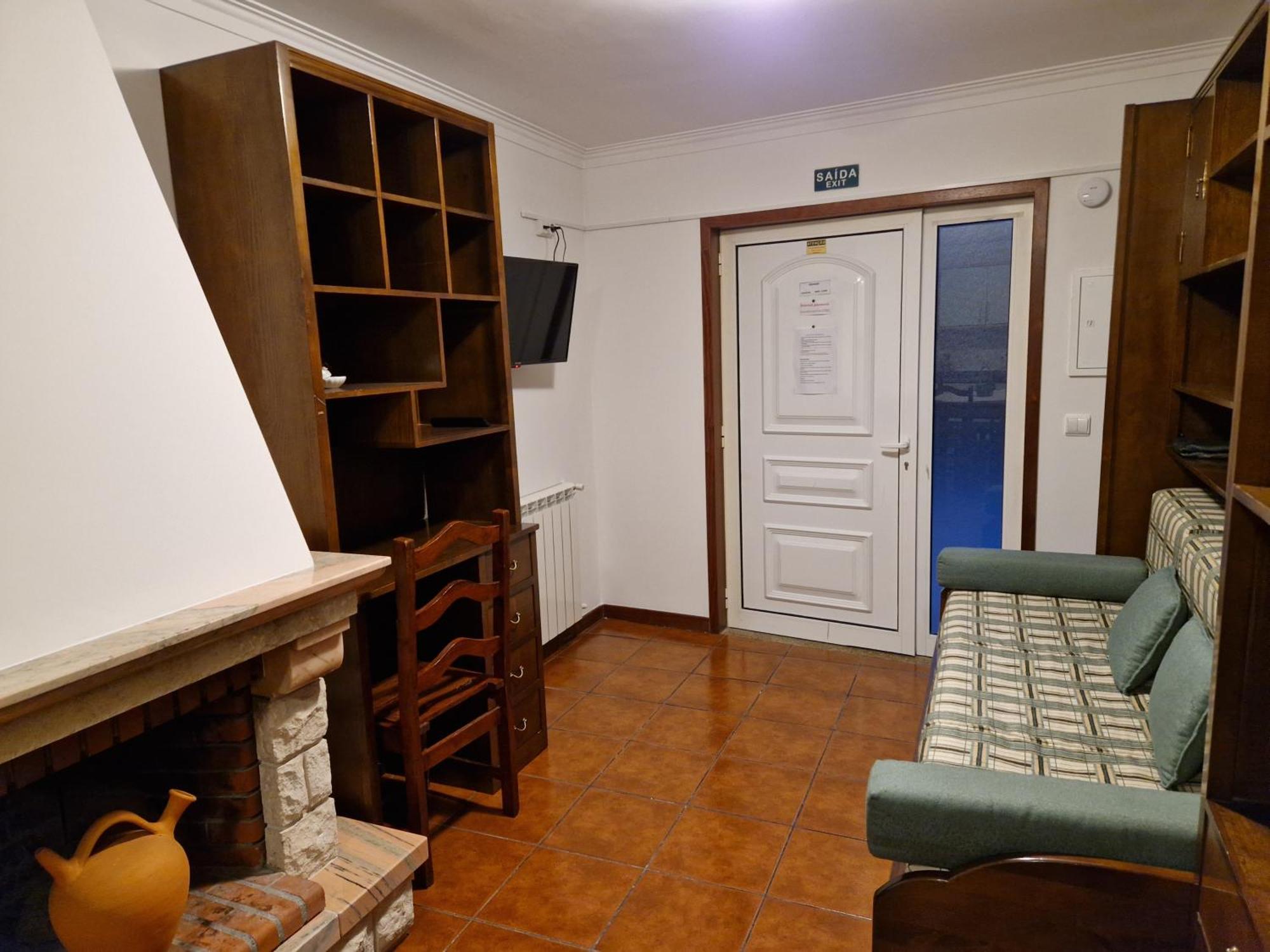 Casa Dos Santos Alojamento - Guest House