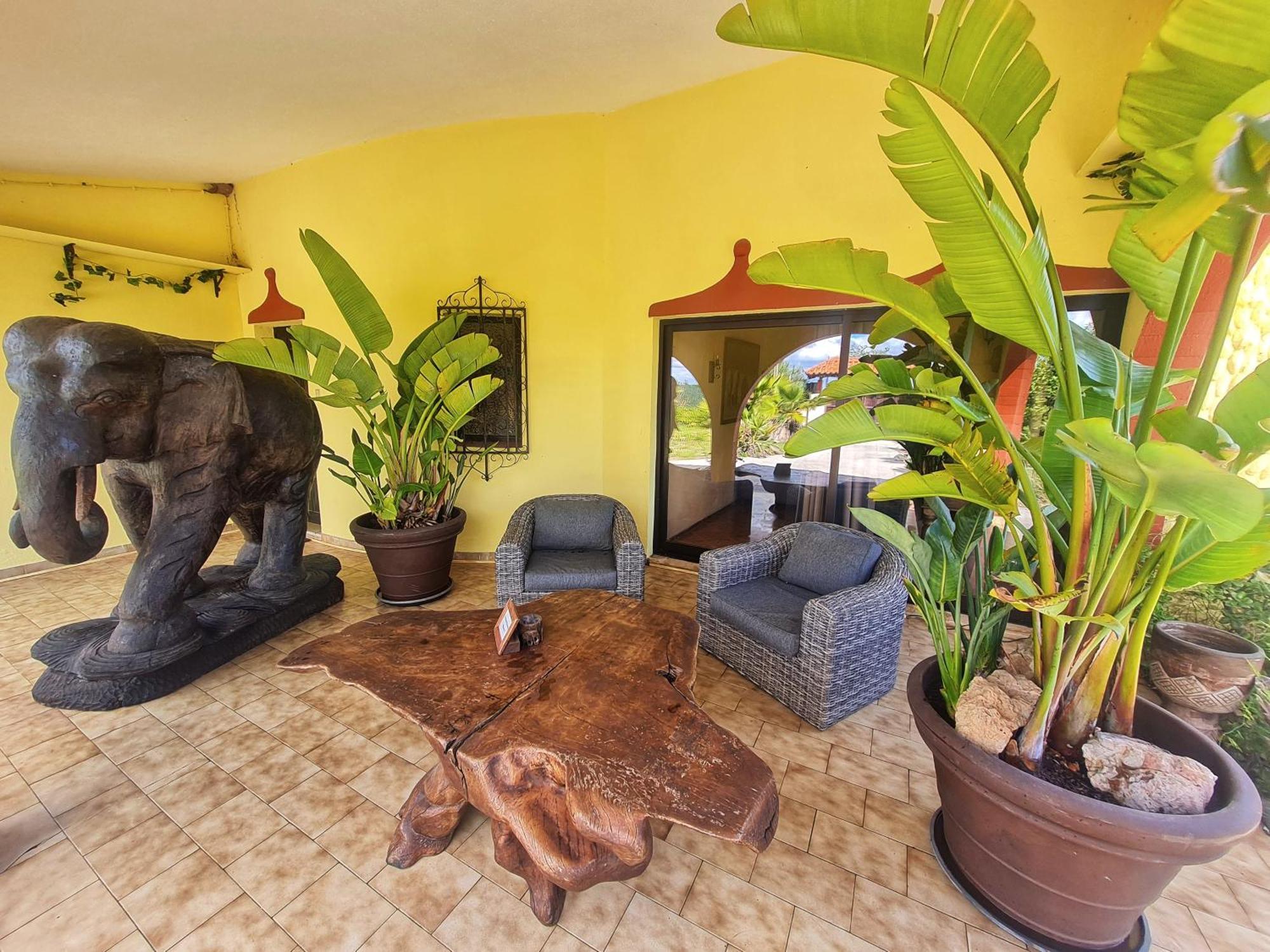 Villa Paraiso - Naturism Optional Adults Only Porches (Algarve)