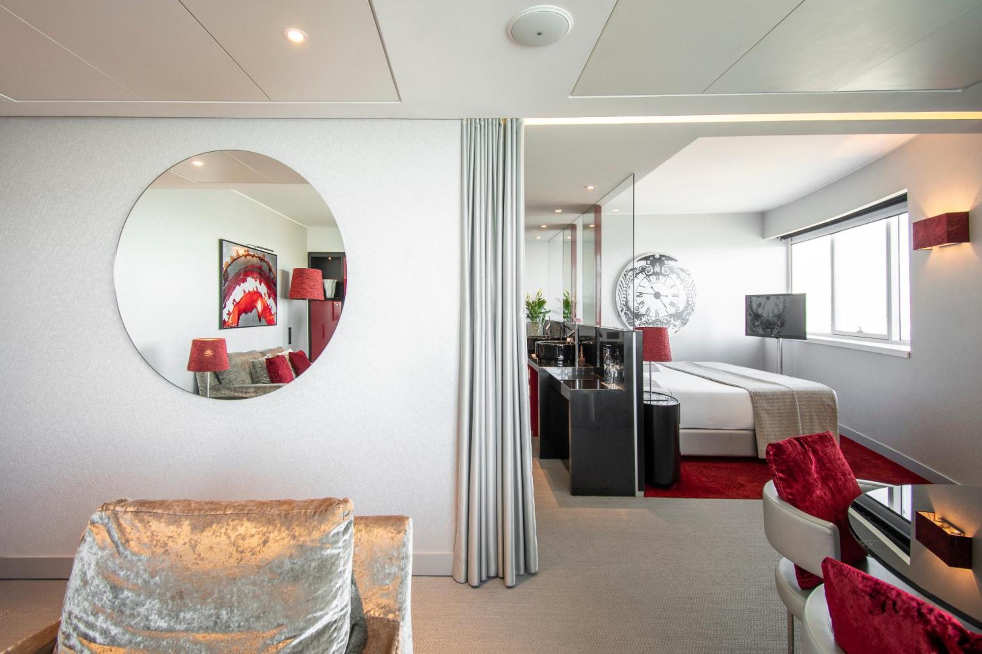 Myriad By Sana Hotel 5*
