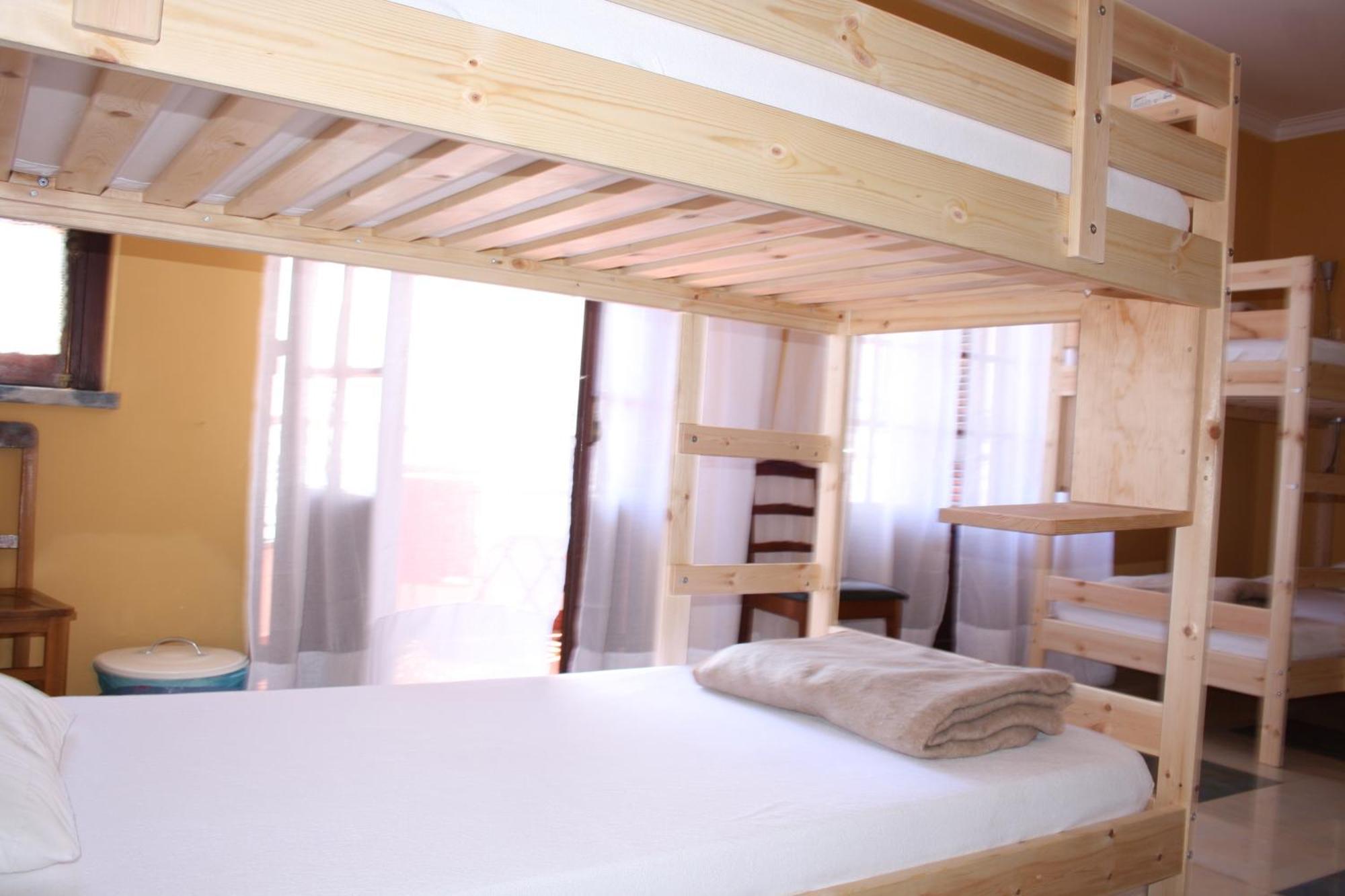 Hostel Chill Hill & Private - Peach Garden Ericeira