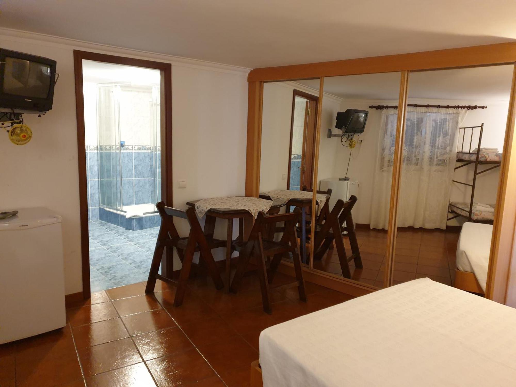 Casa Dos Santos Alojamento - Guest House Geres
