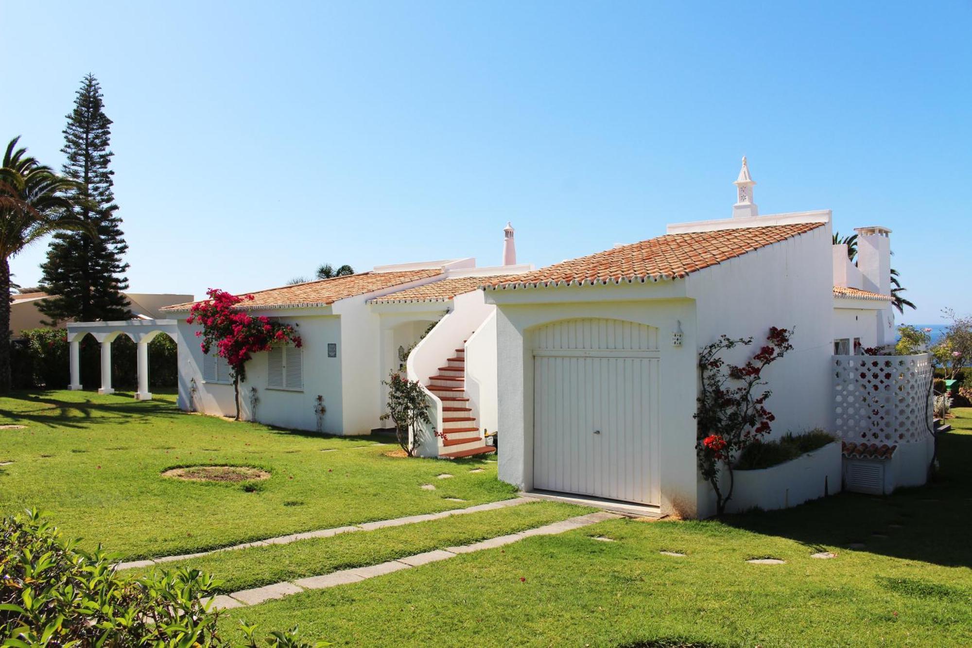 Rocha Brava Village