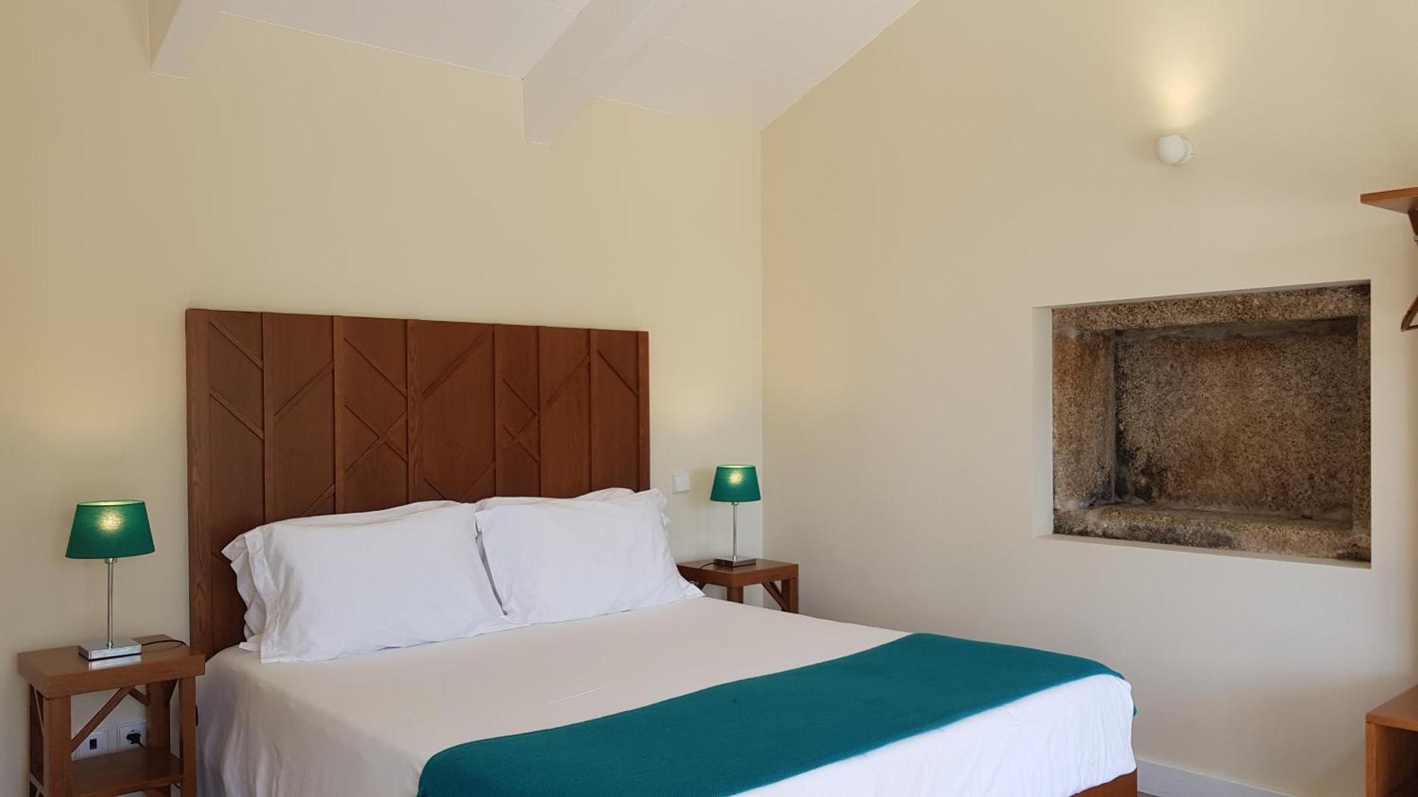 Casas Do Monte De Roques