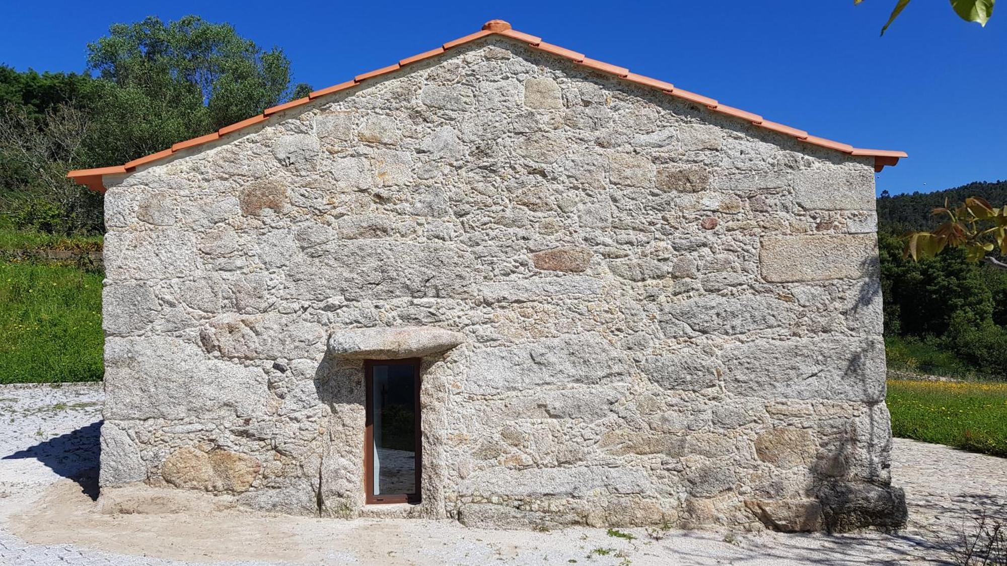 Casas Do Monte De Roques Farm stay