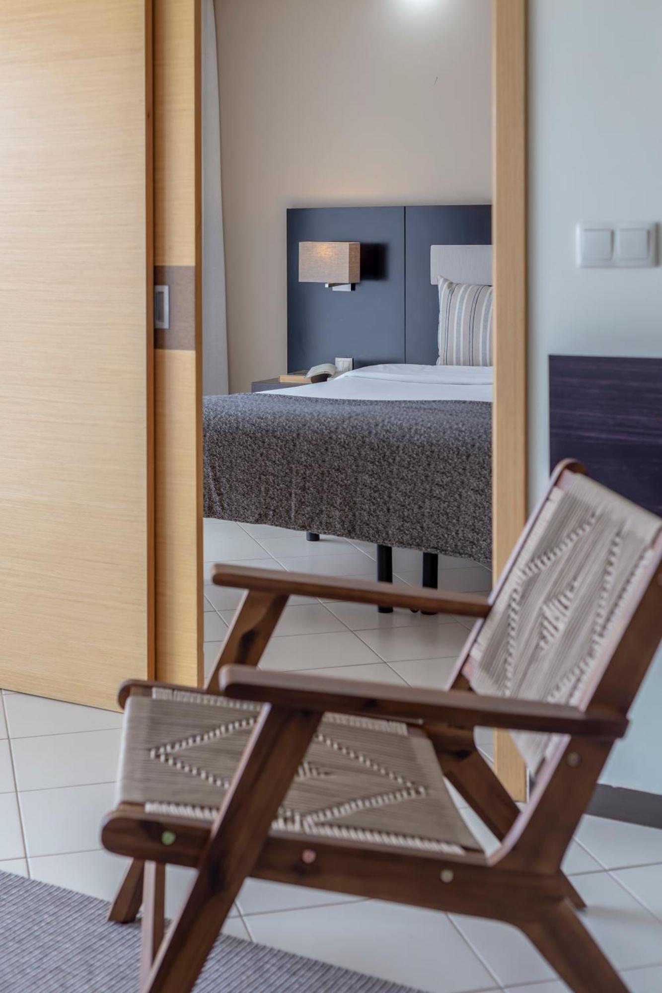 Areias Village Hotel 4*