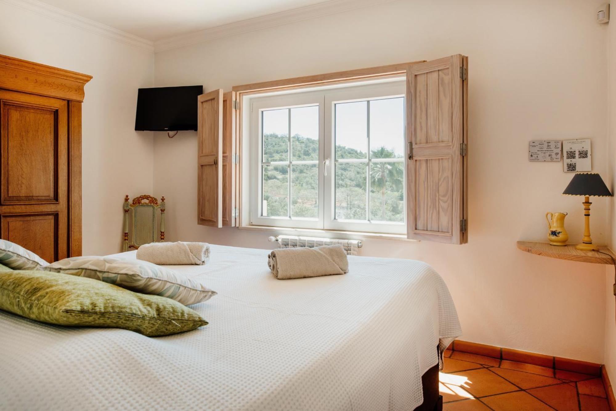 Entrecolinas Bed & Breakfast *