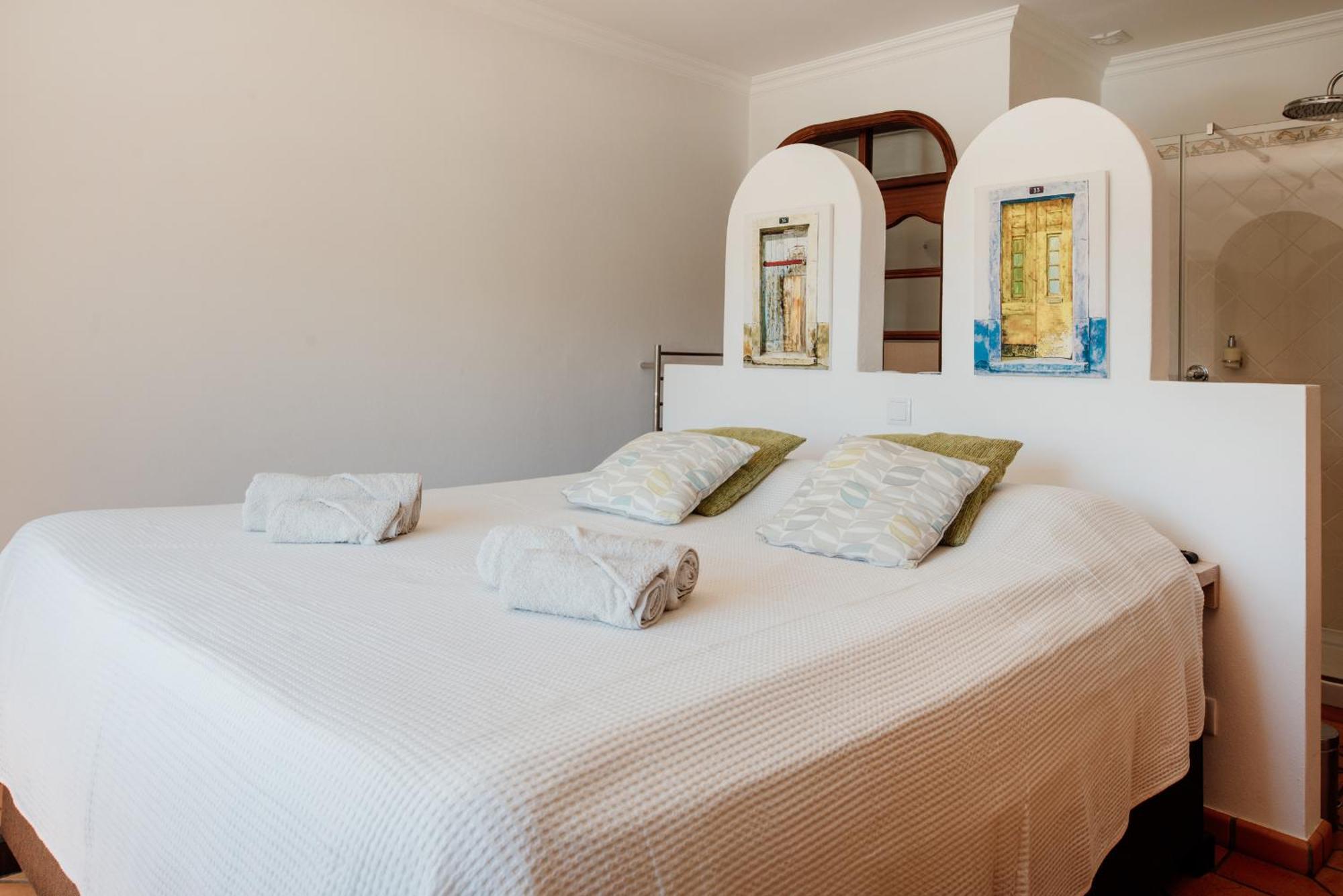 Entrecolinas Bed & Breakfast *