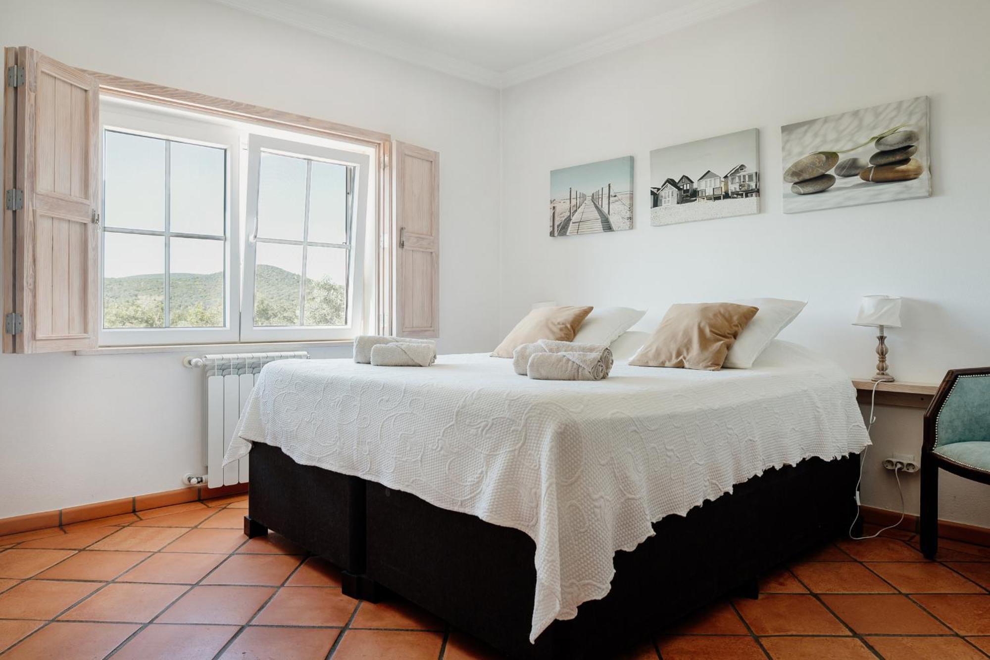 Entrecolinas Bed & Breakfast