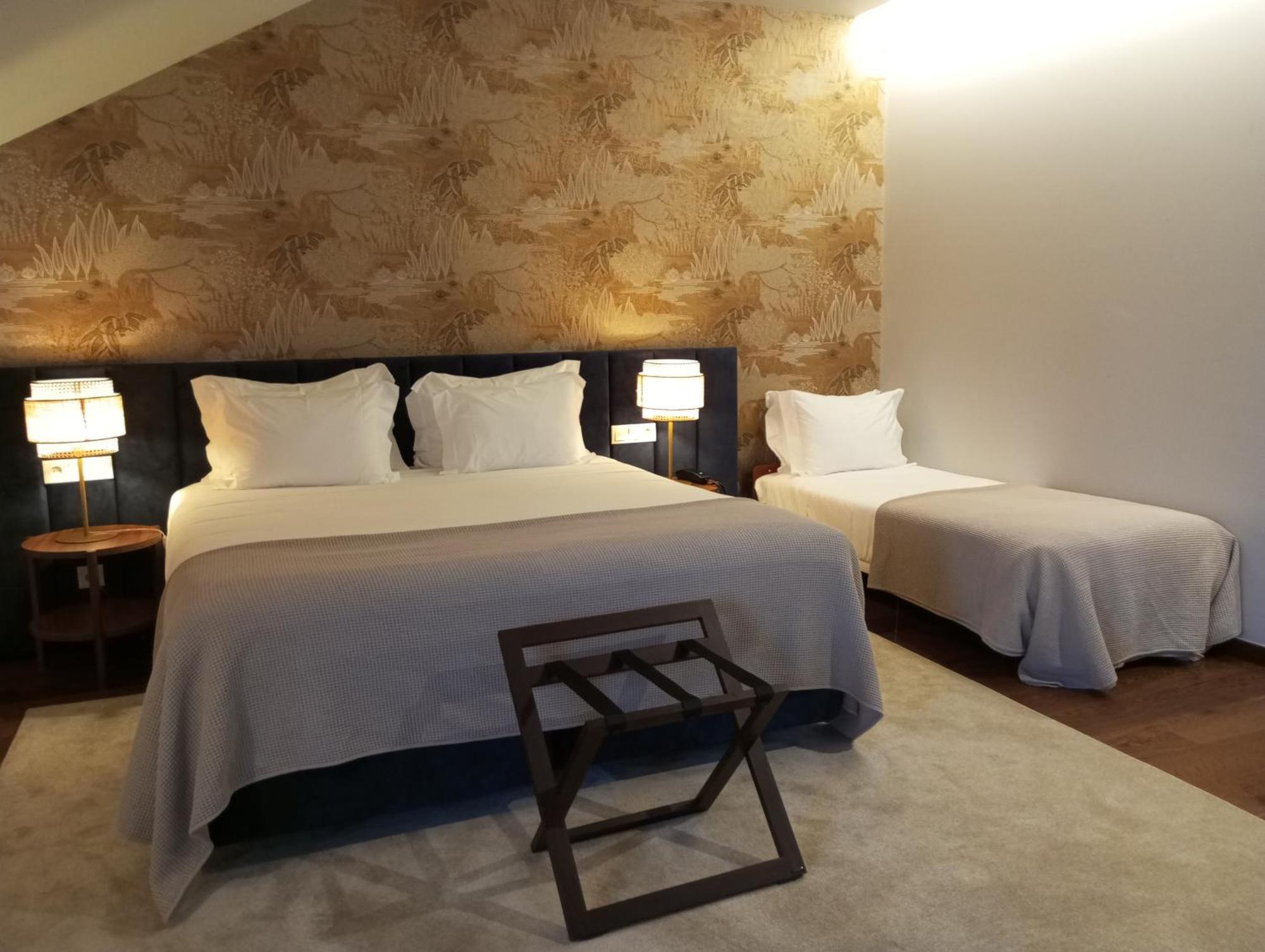 Estalagem Santa Iria & Hotel