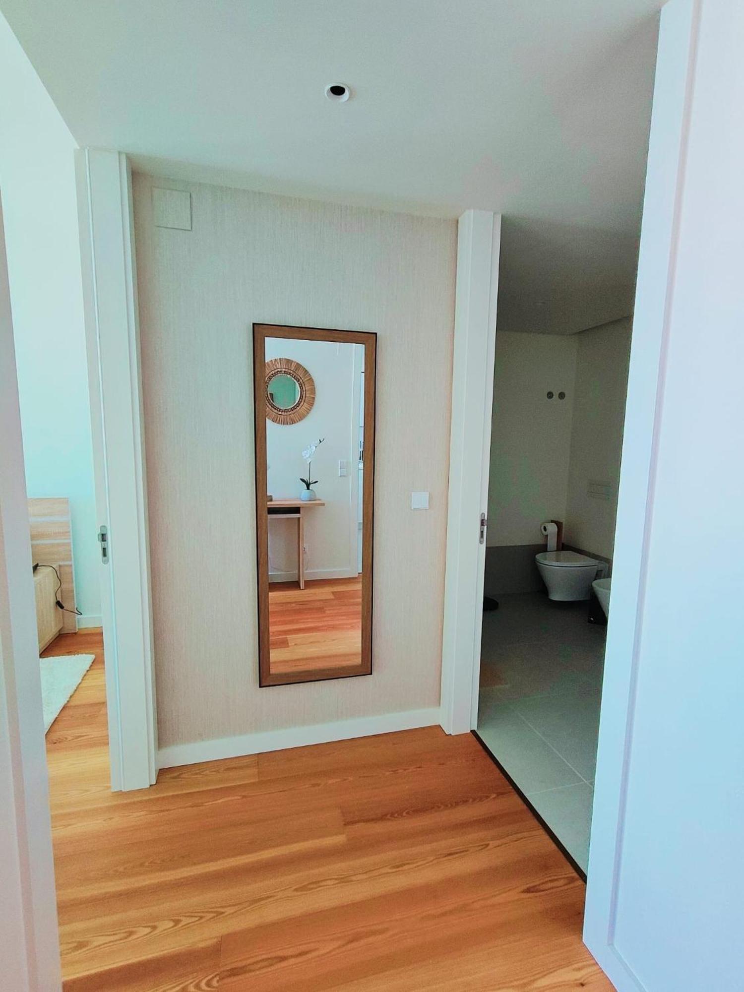 Bayline- Beachfront And Pool Apartment