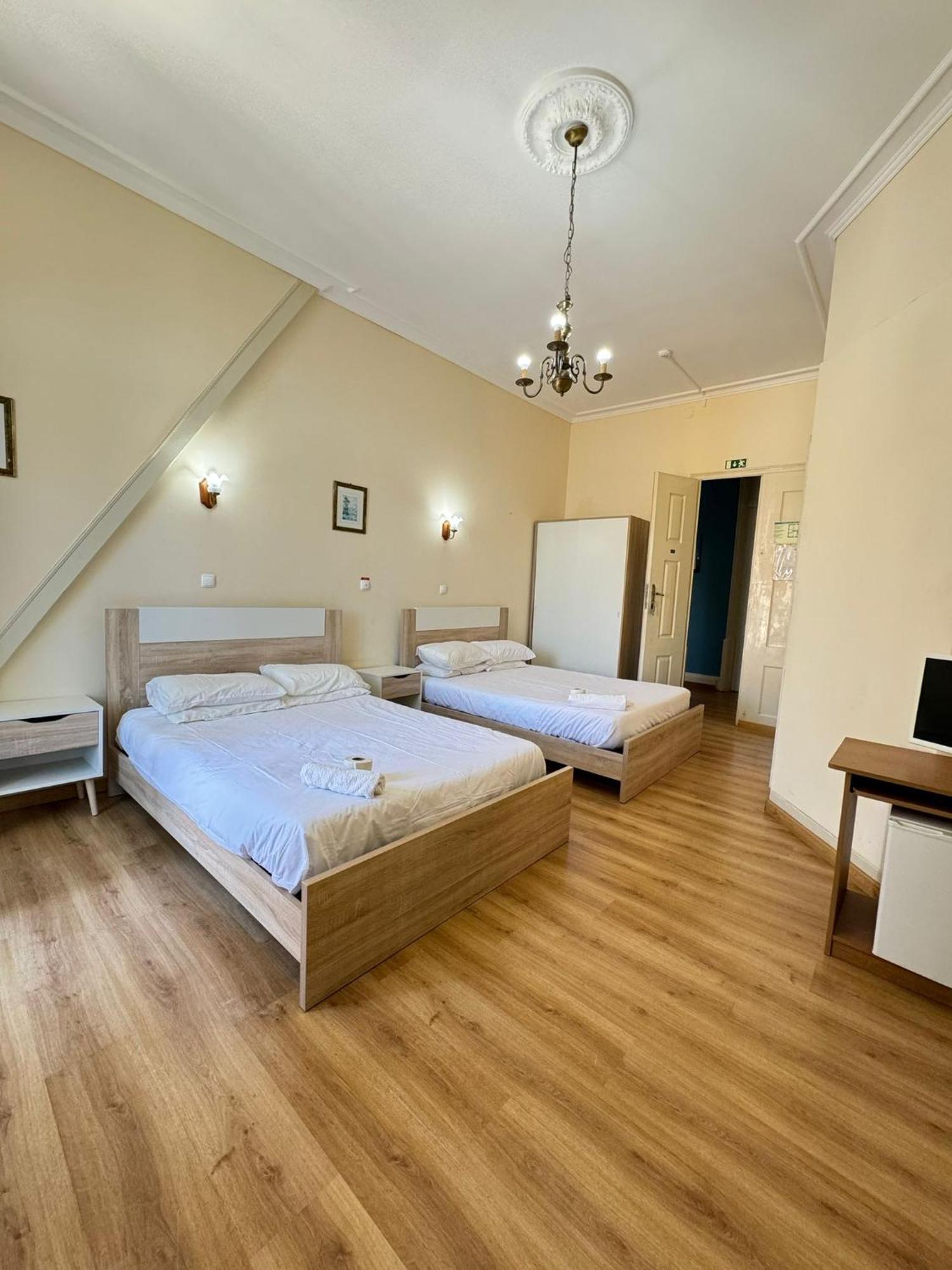 Central Guest House 3*