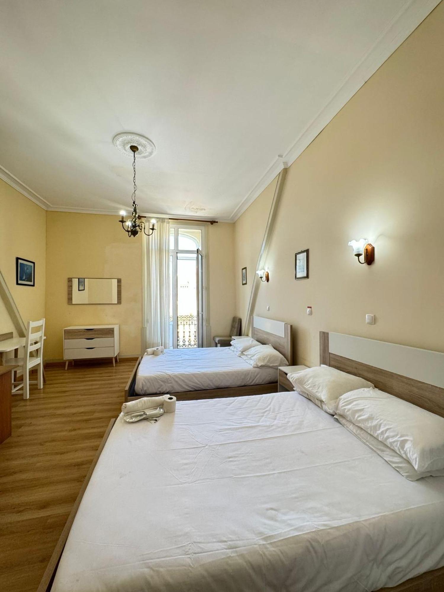 Gasthuis Central Guest House