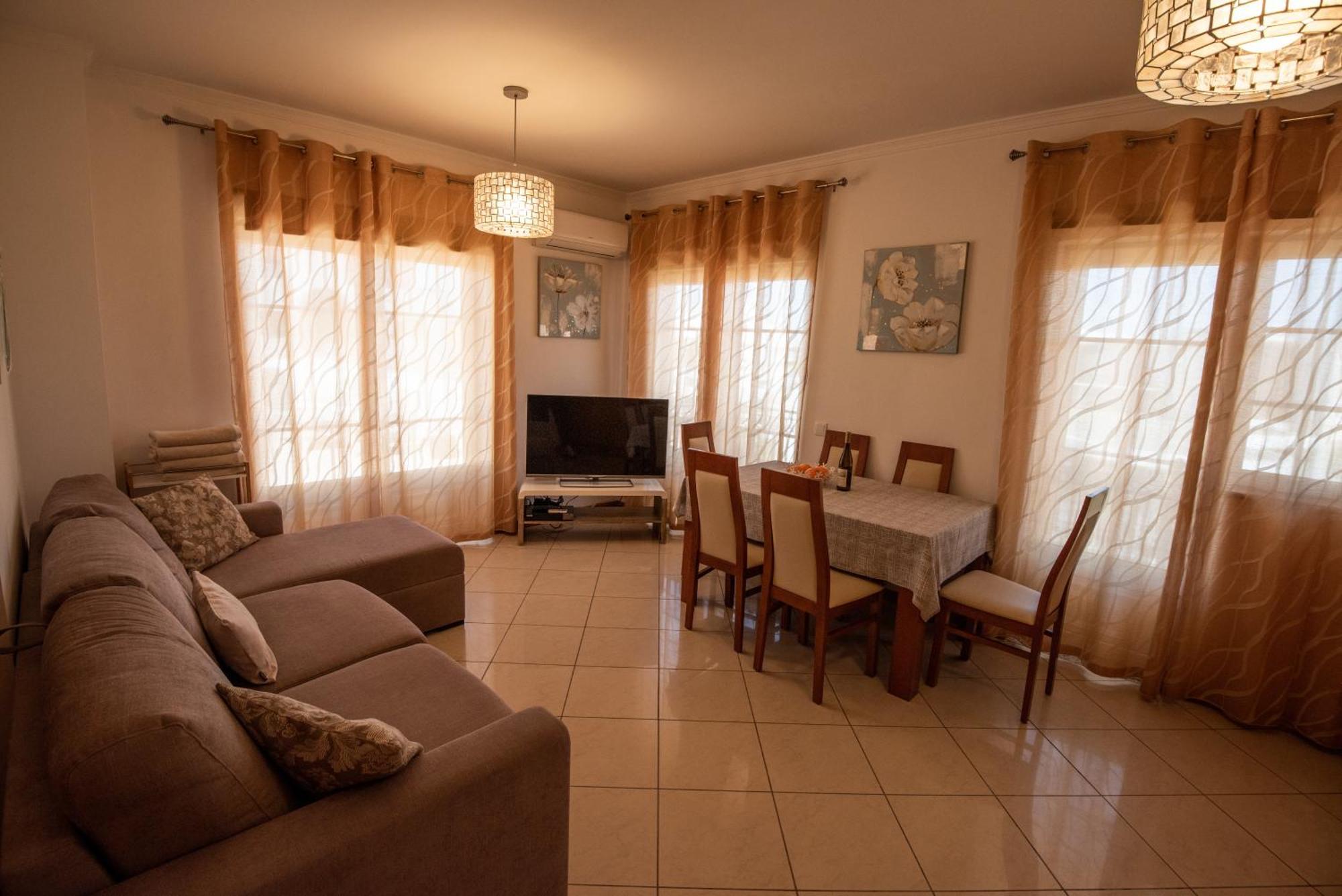Charm T2 With Big Terrace Self Check-in Apartment Albufeira