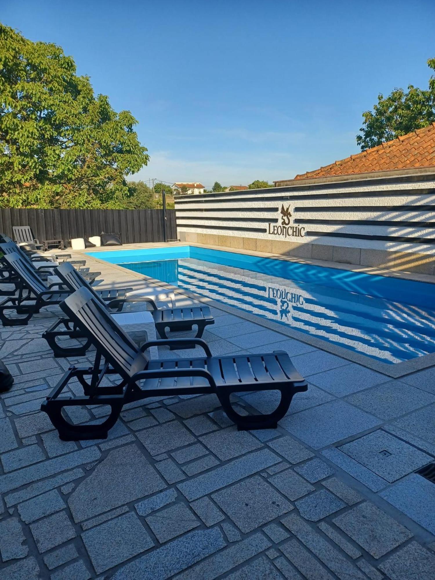Leonchic - Com Piscina De Agua Salgada Hotel