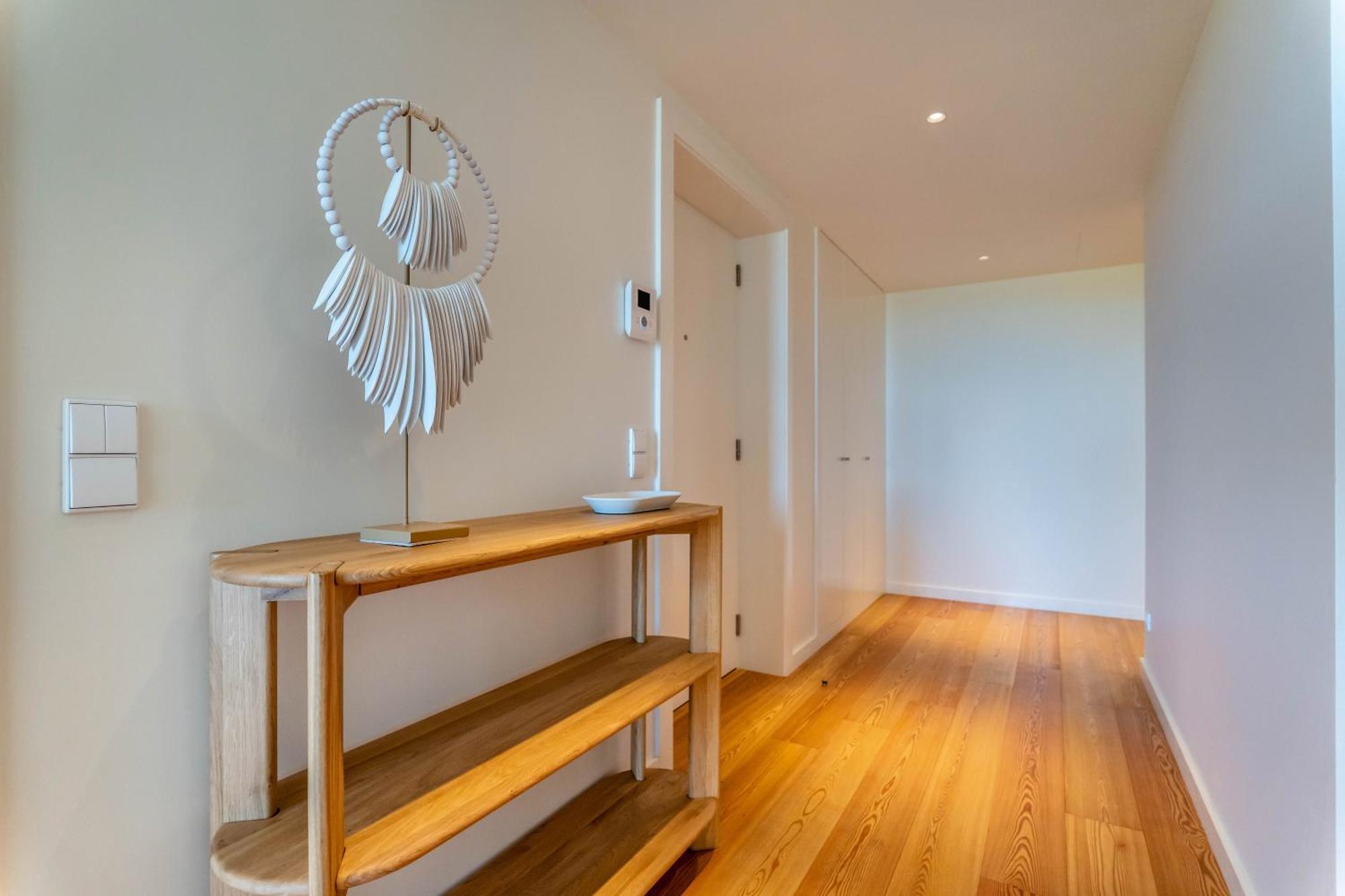 Beachfront Garden & - Indoor And Outdoor Pool Apartment *