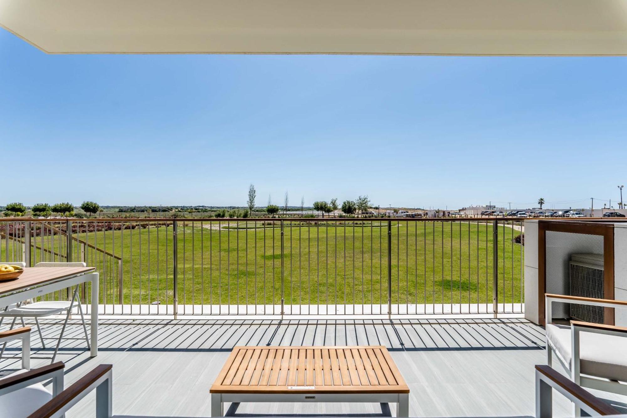 Apartment Beachfront Garden & - Indoor And Outdoor Pool *