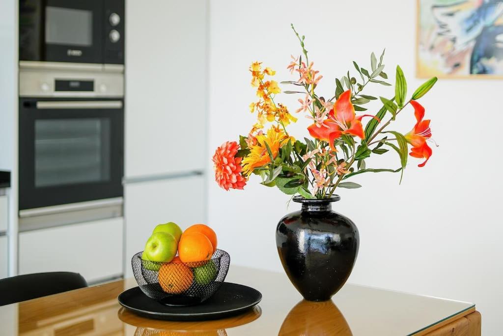 Apartment Hibisco Is A Modern Apartment, 5min Walk To