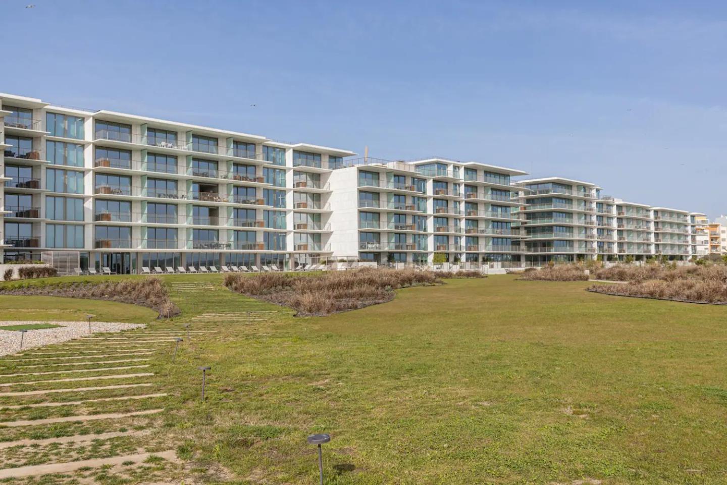 Apartment Bayline- Beachfront And Pool *