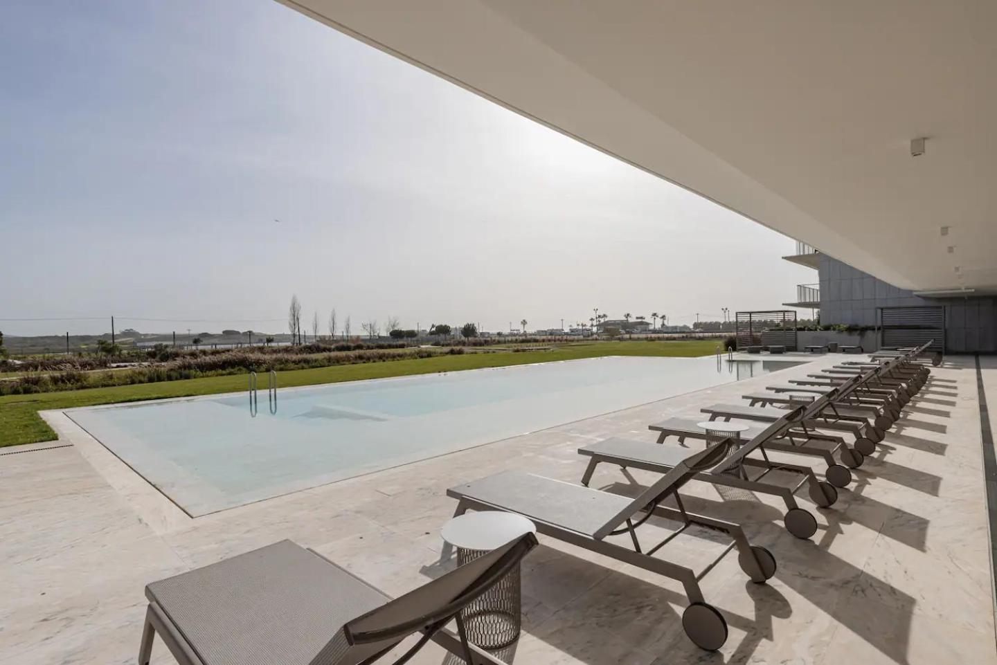 Apartment Bayline- Beachfront And Pool *