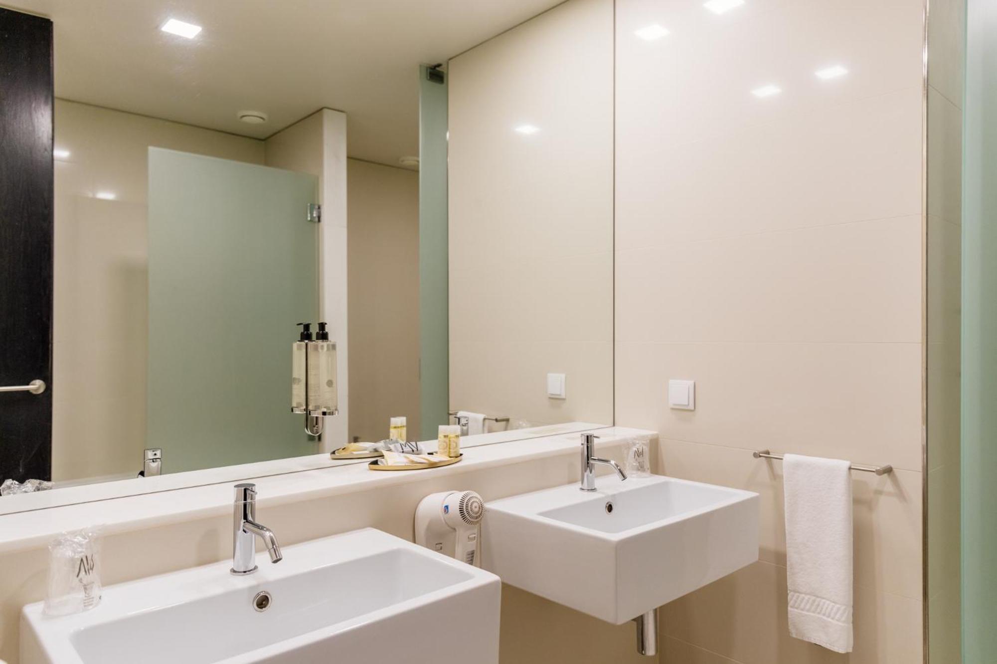 Hotel Axis Viana Business &