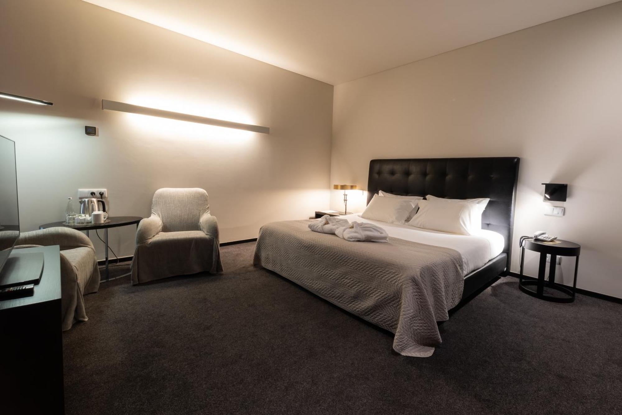 Axis Viana Business & 4*