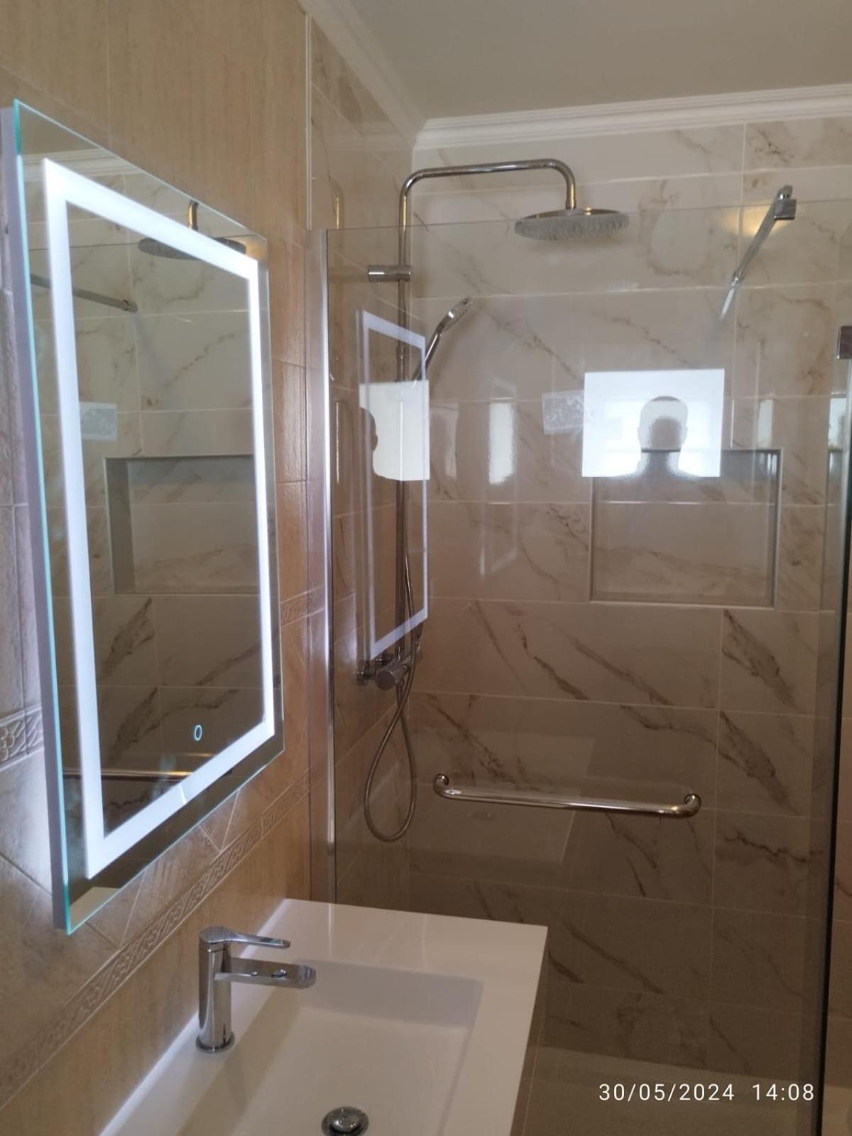 Do Mar Lovely First Floor With Pool * Lagos