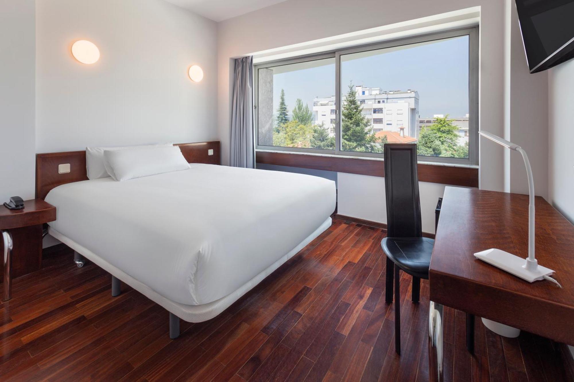 E Hotel