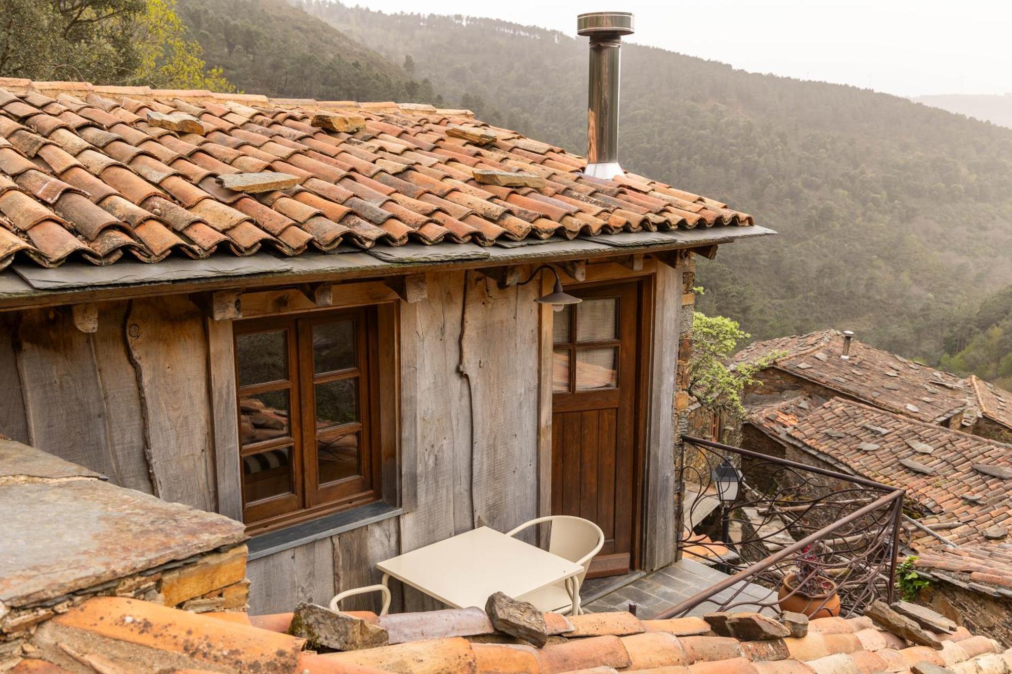 Country house Cerdeira - Home For Creativity