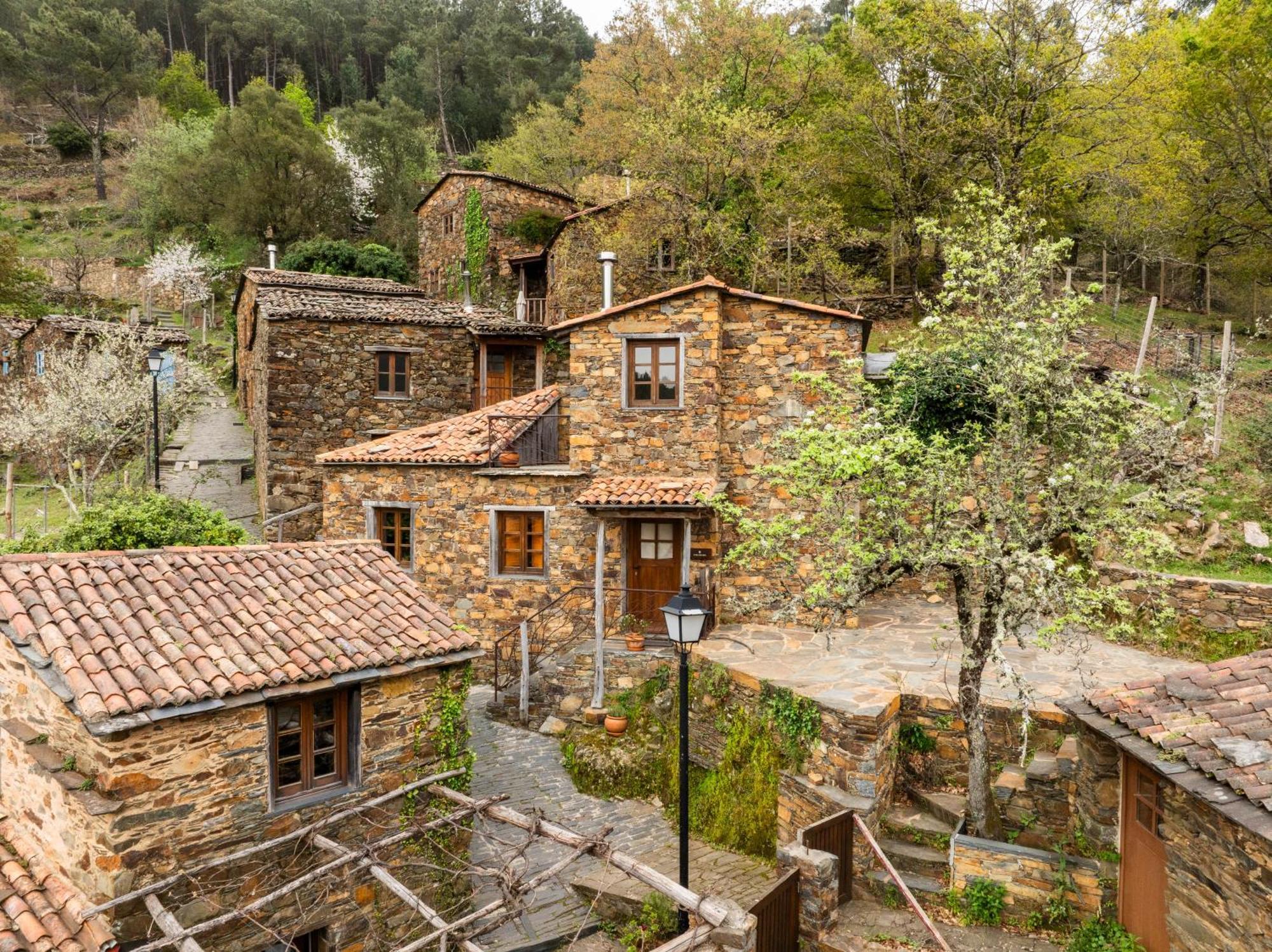 Cerdeira - Home For Creativity Country house Lousa (Central Portugal)