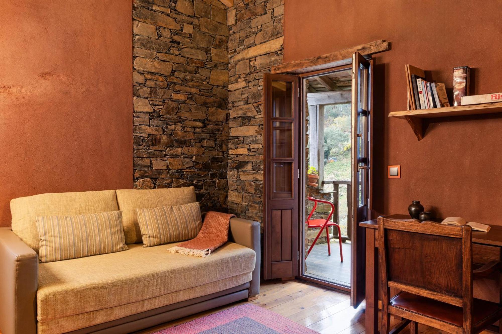 Cerdeira - Home For Creativity Country house
