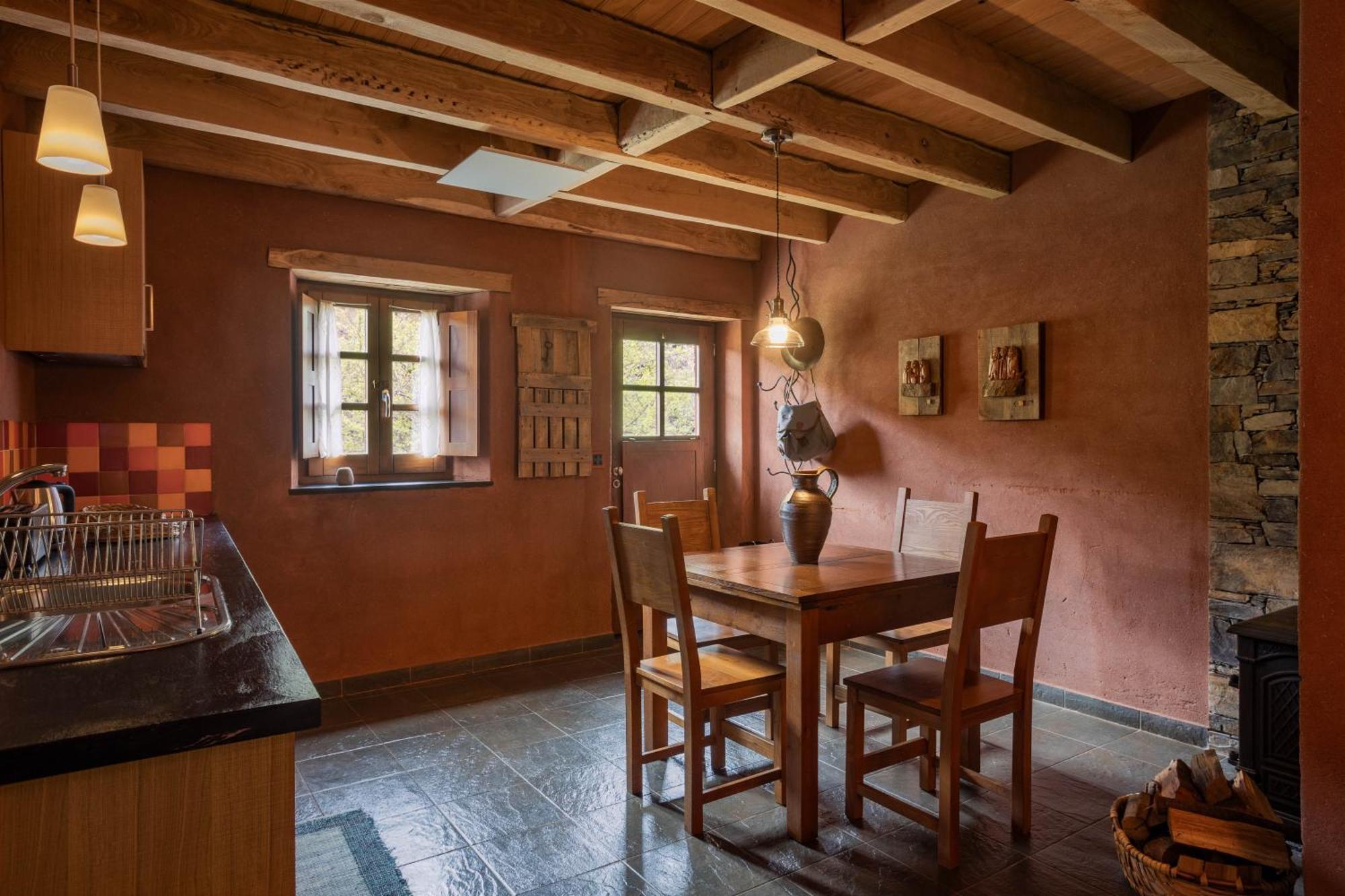 Country house Cerdeira - Home For Creativity Lousa (Central Portugal)