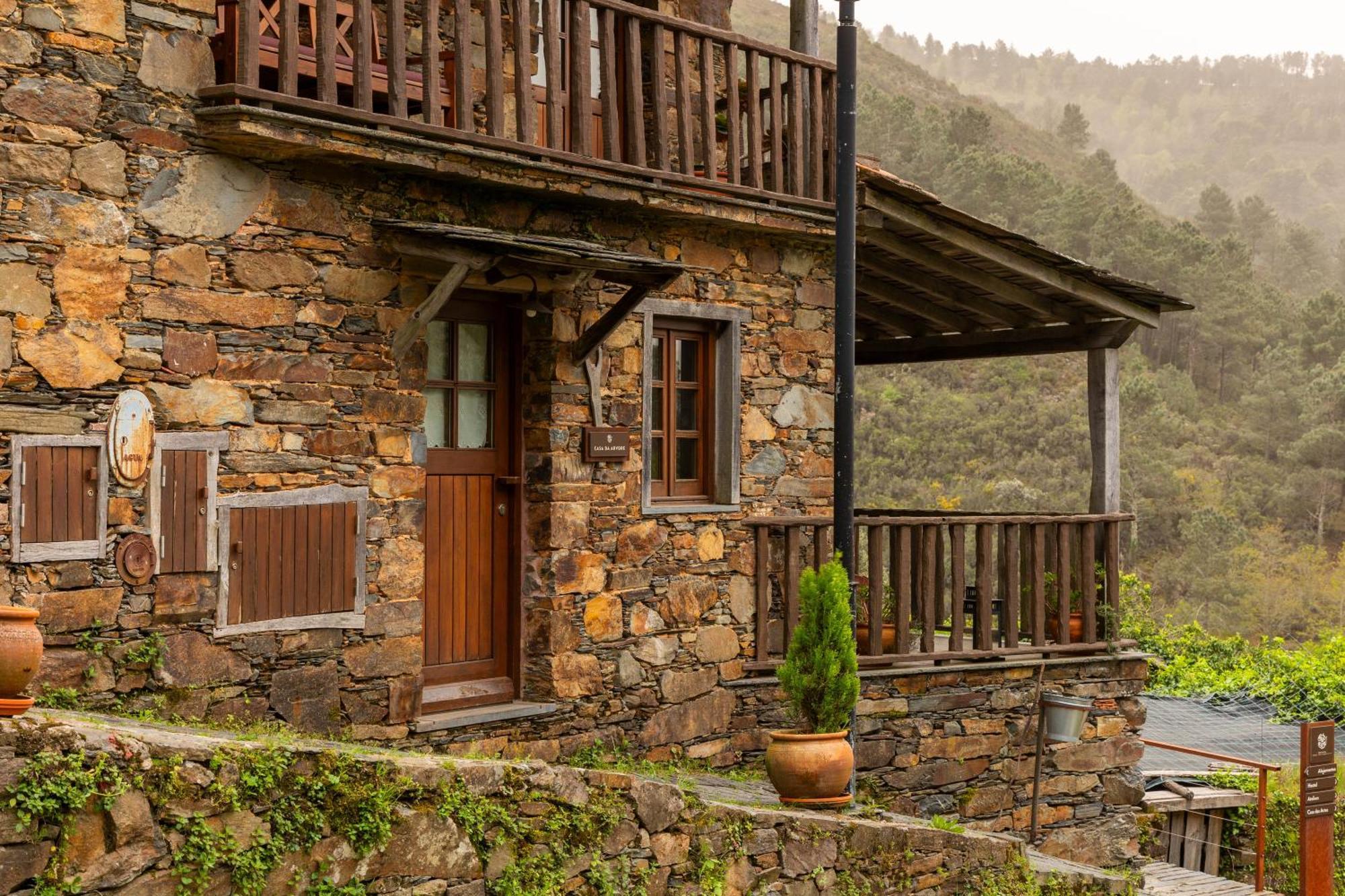 Country house Cerdeira - Home For Creativity Lousa (Central Portugal)