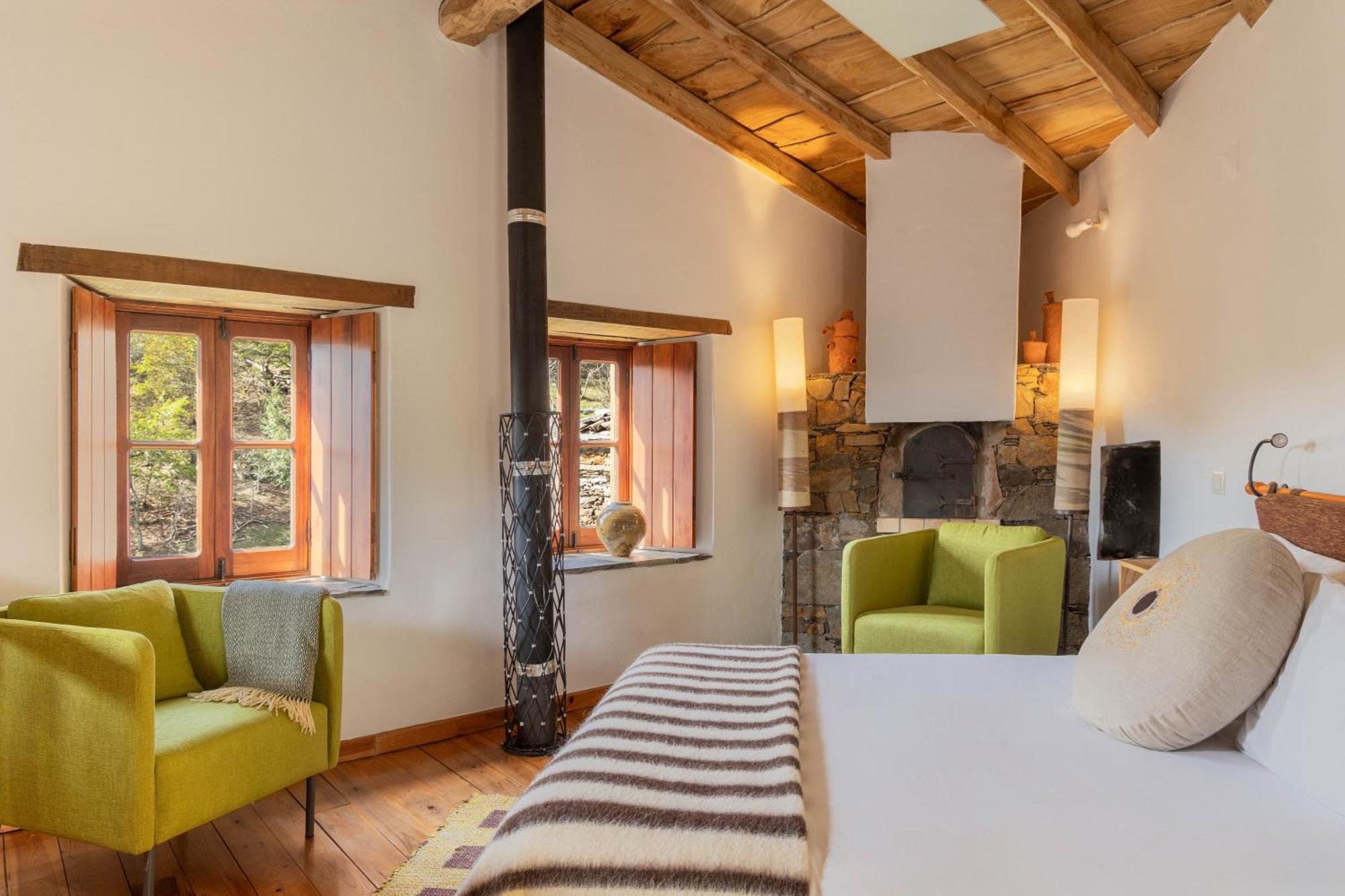 Cerdeira - Home For Creativity Country house