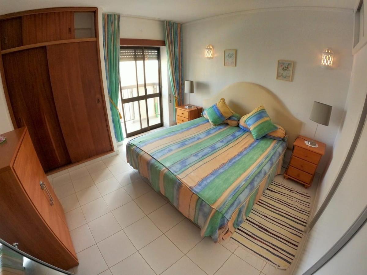 Algarve T1 W Balcony And Sea View In Armacao de Pera