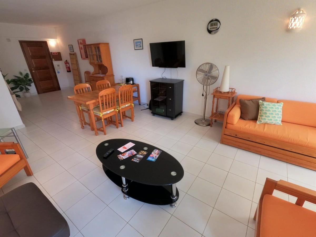 Algarve T1 W Balcony And Sea View In Armacao de Pera