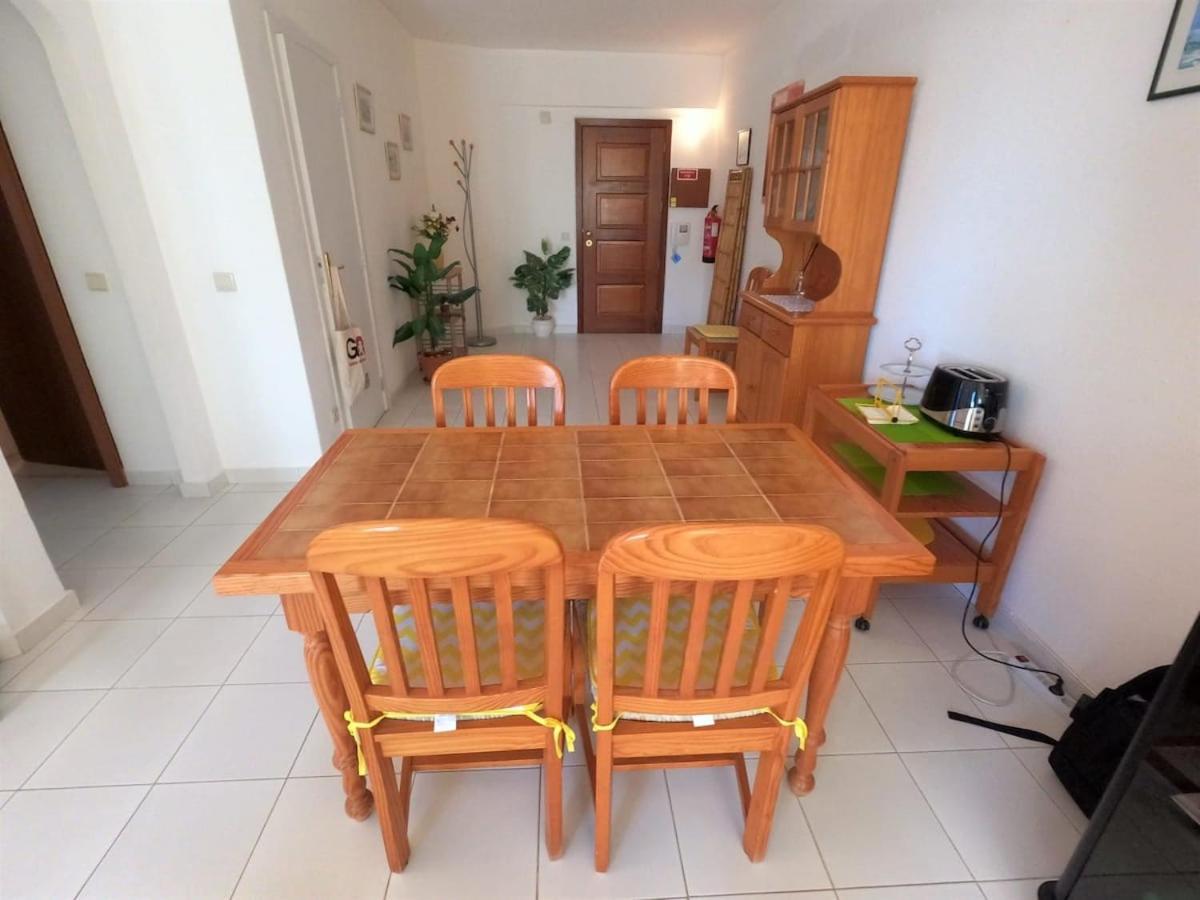 Algarve T1 W Balcony And Sea View In * Armacao de Pera