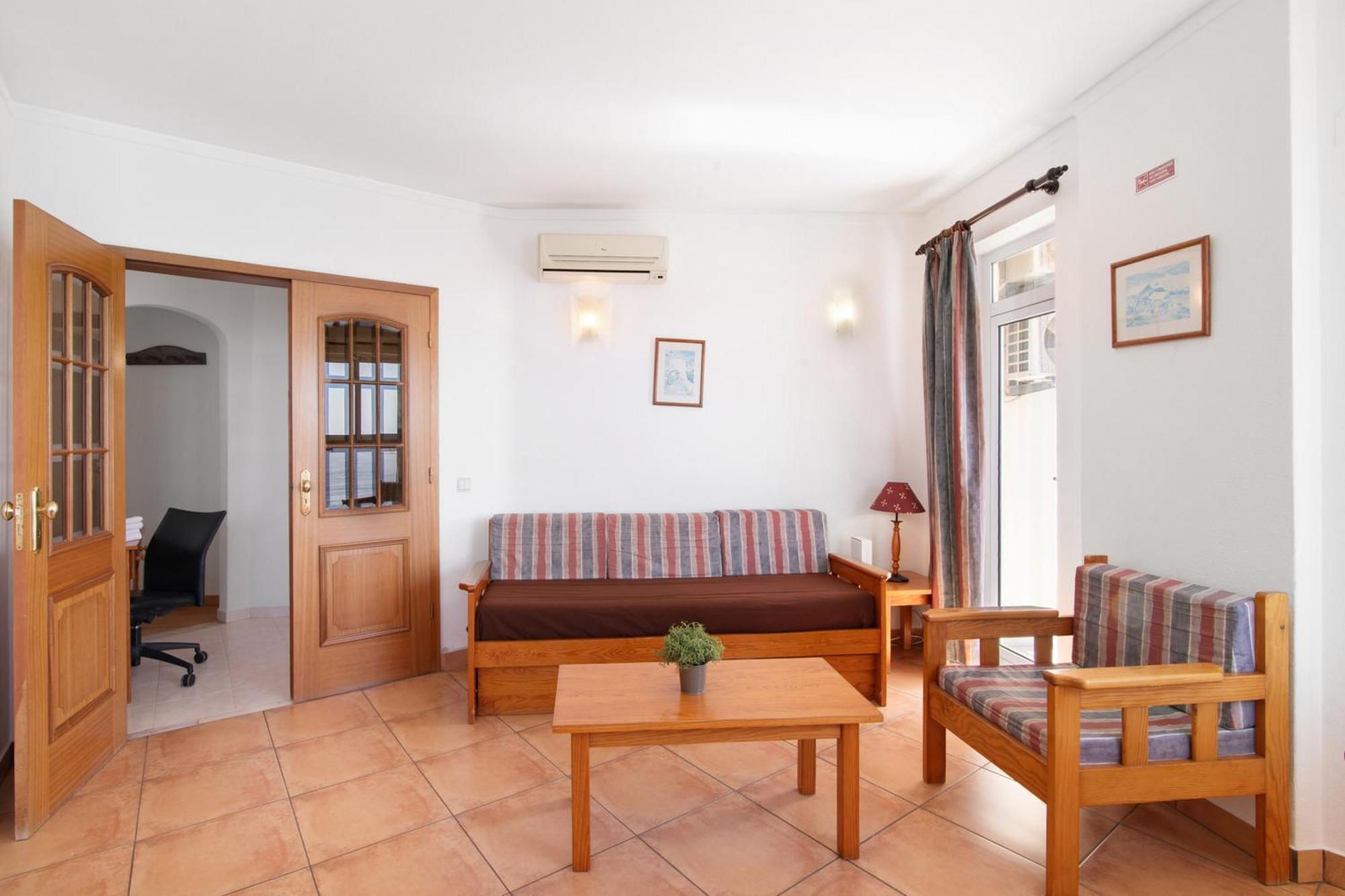 Apartment Camoes 13º C *