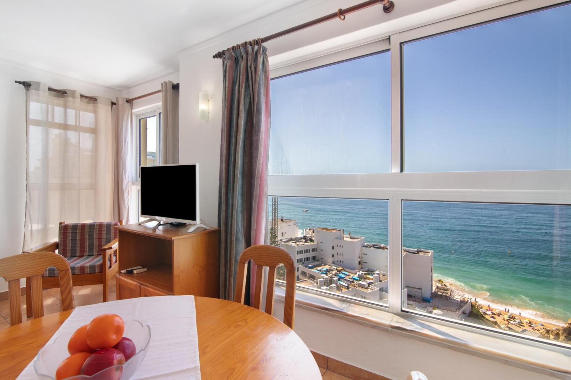 Apartment Camoes 13º C
