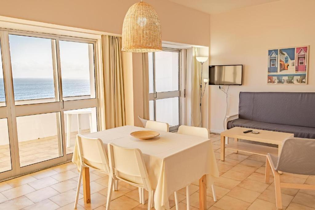 Beachline Sea View Apartment Portimao