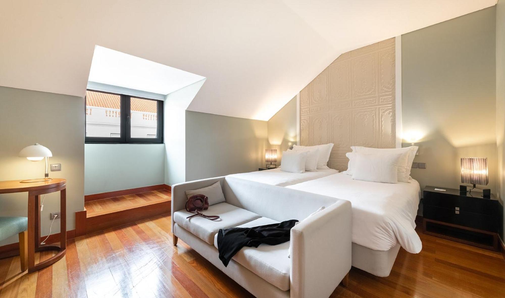 De - Small Luxury Of The World