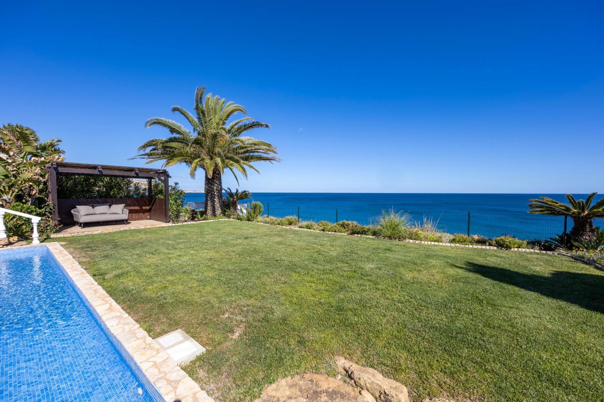 Zinha * Praia Da Luz
